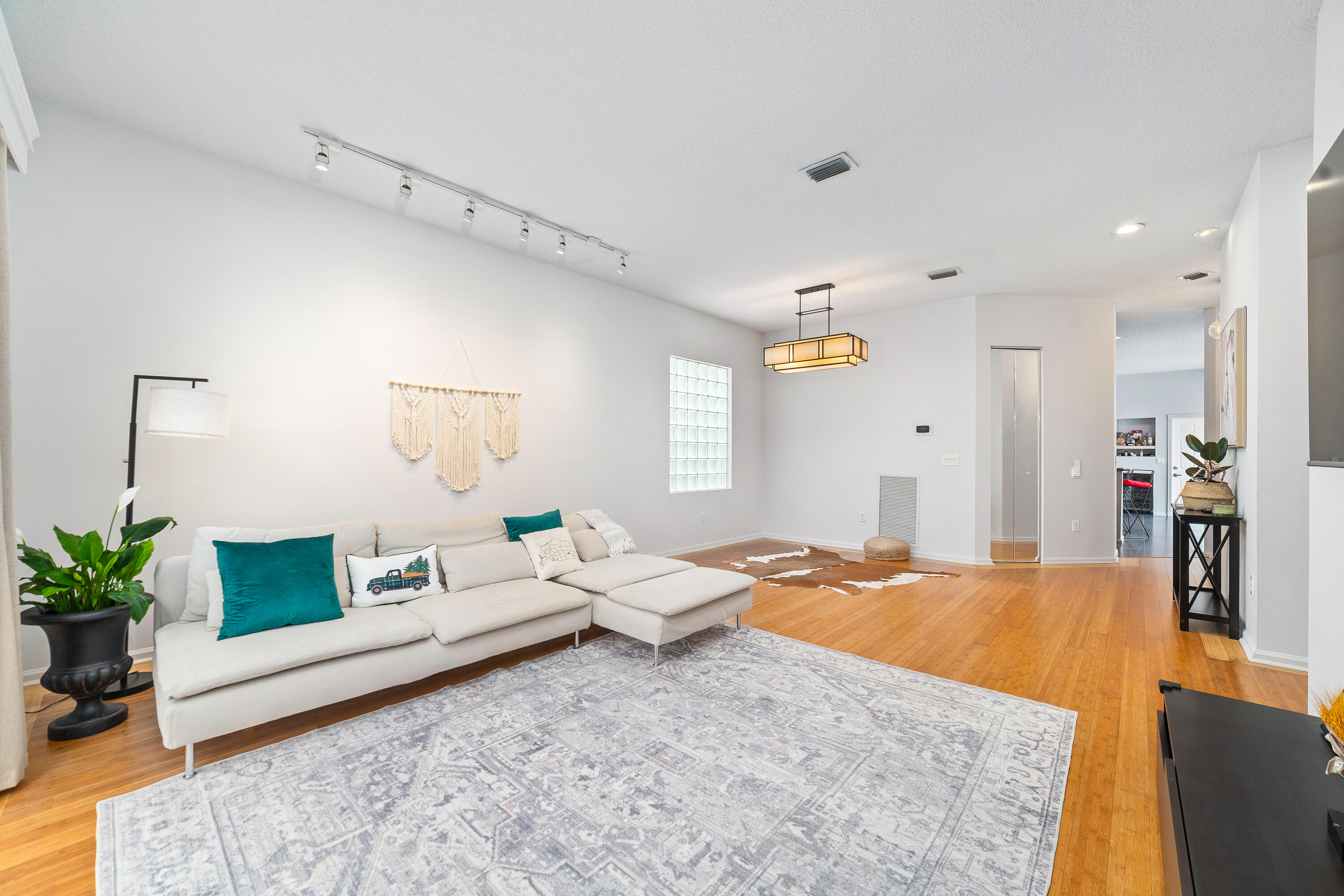 CLASSICS AT BEAR LAKES - Residential