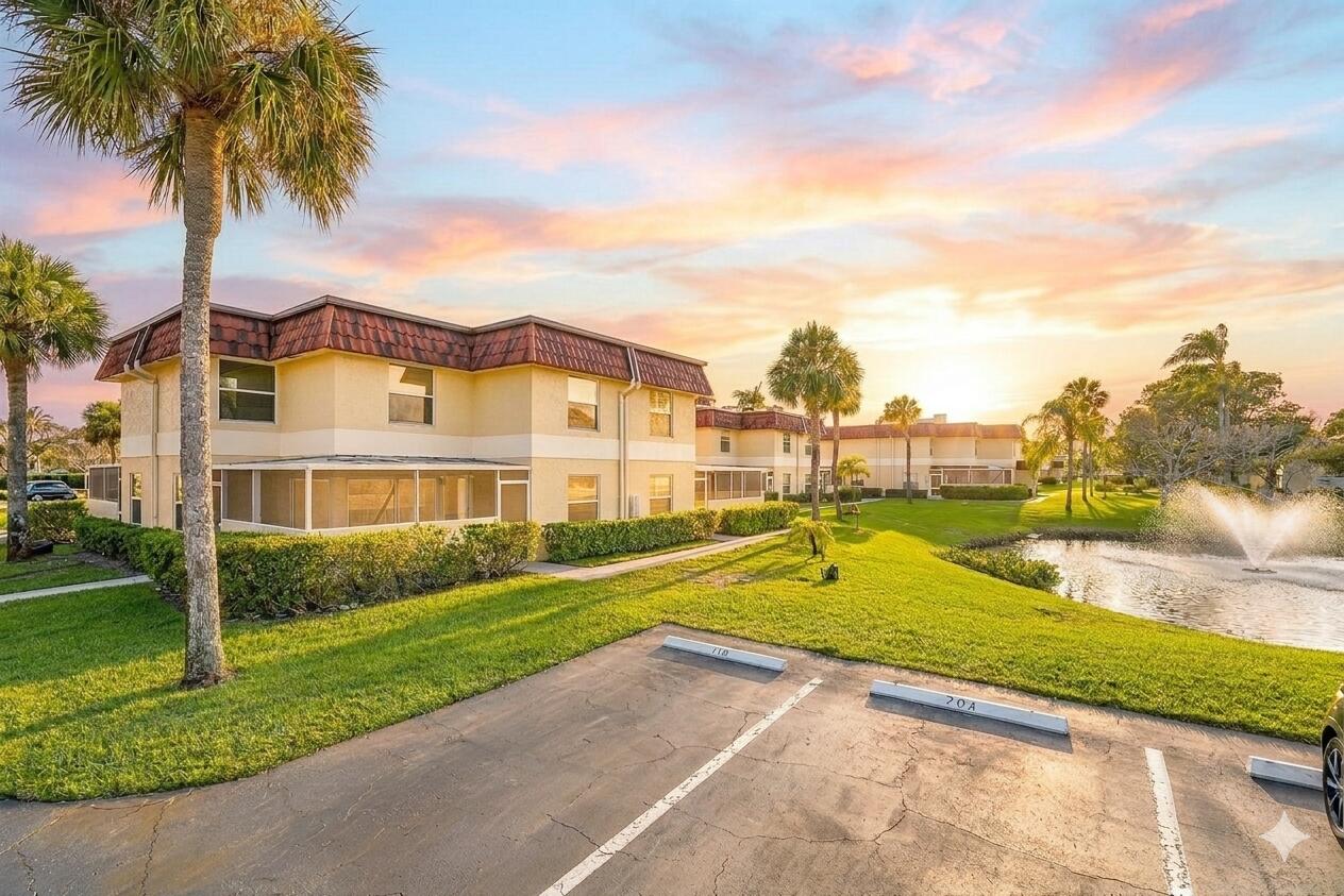 VILLAS ON THE GREEN CONDO - Residential