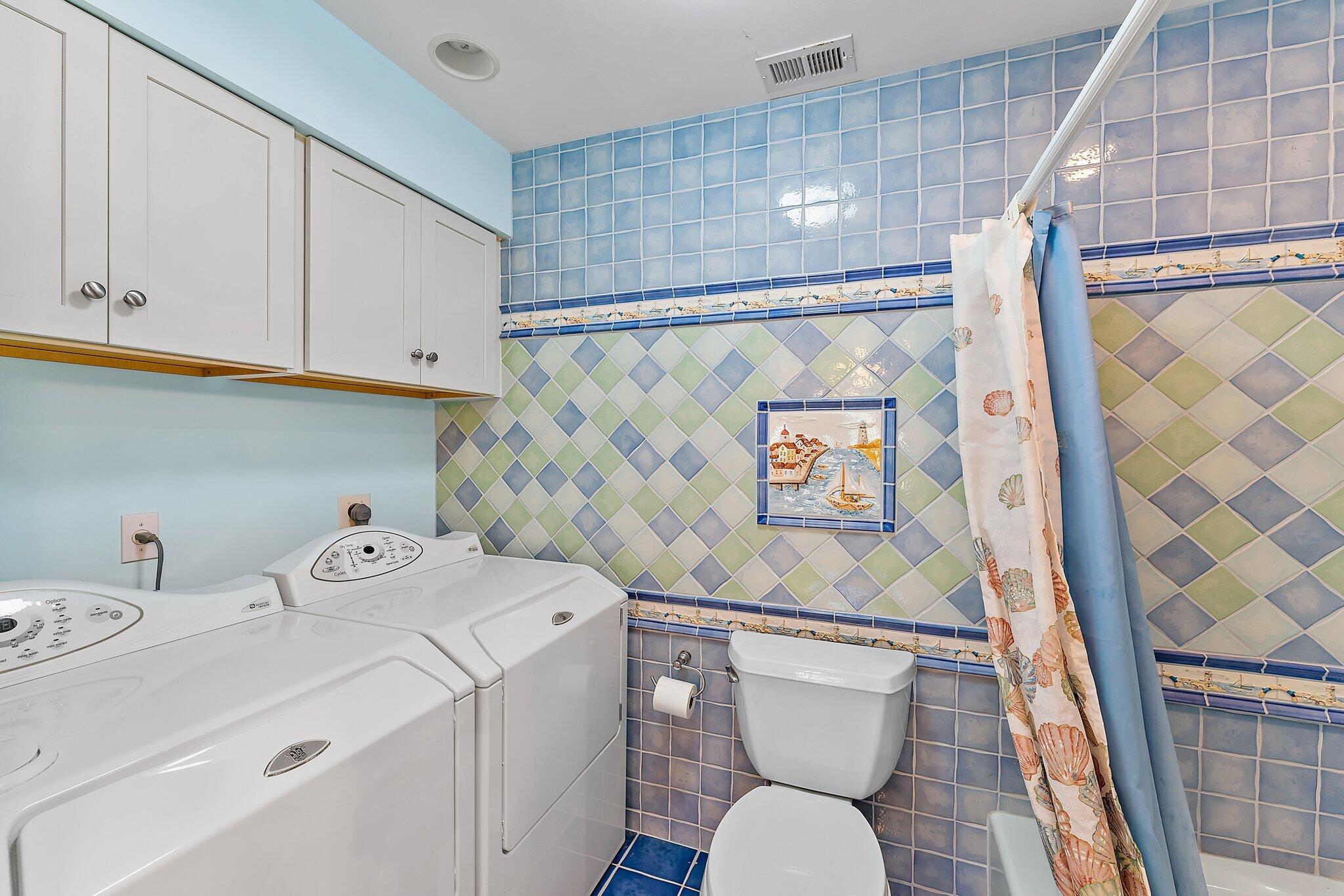 VILLAS ON THE GREEN CONDO - Residential