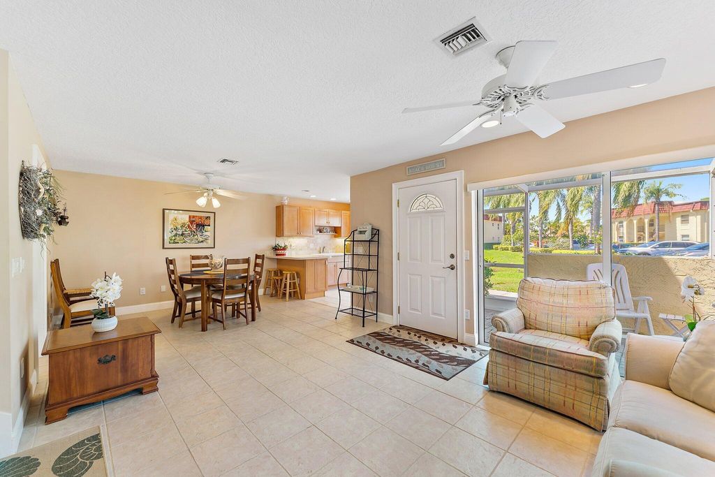 Photo of 717 S Us Hwy 1 #812, Jupiter, FL 33477 (MLS # B26020038)
