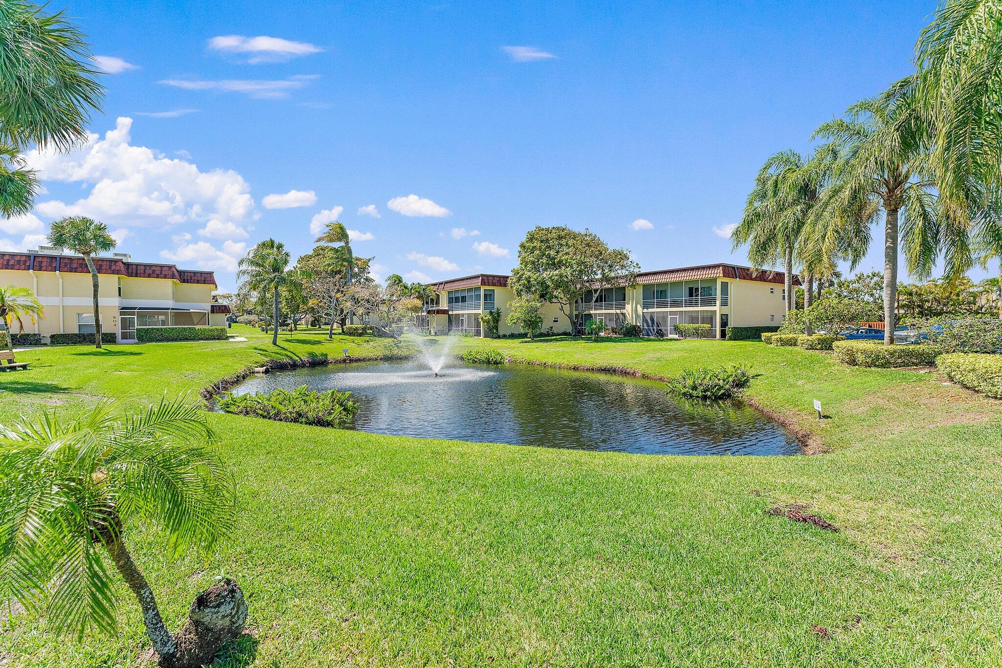 VILLAS ON THE GREEN CONDO - Residential