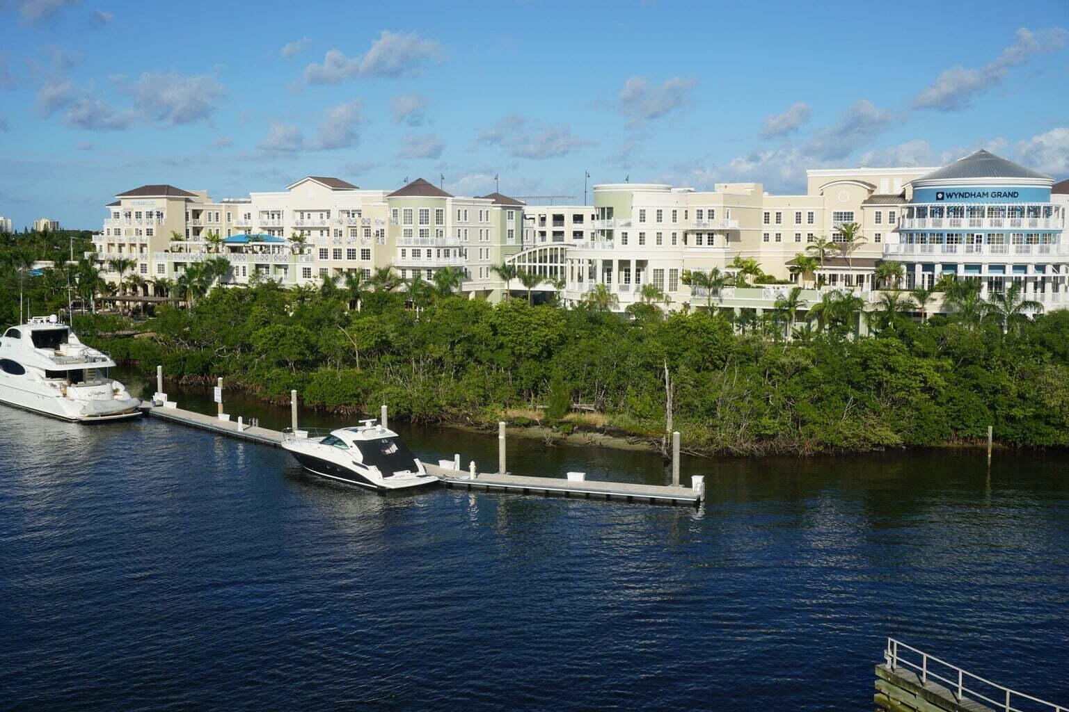 VILLAS ON THE GREEN CONDO - Residential