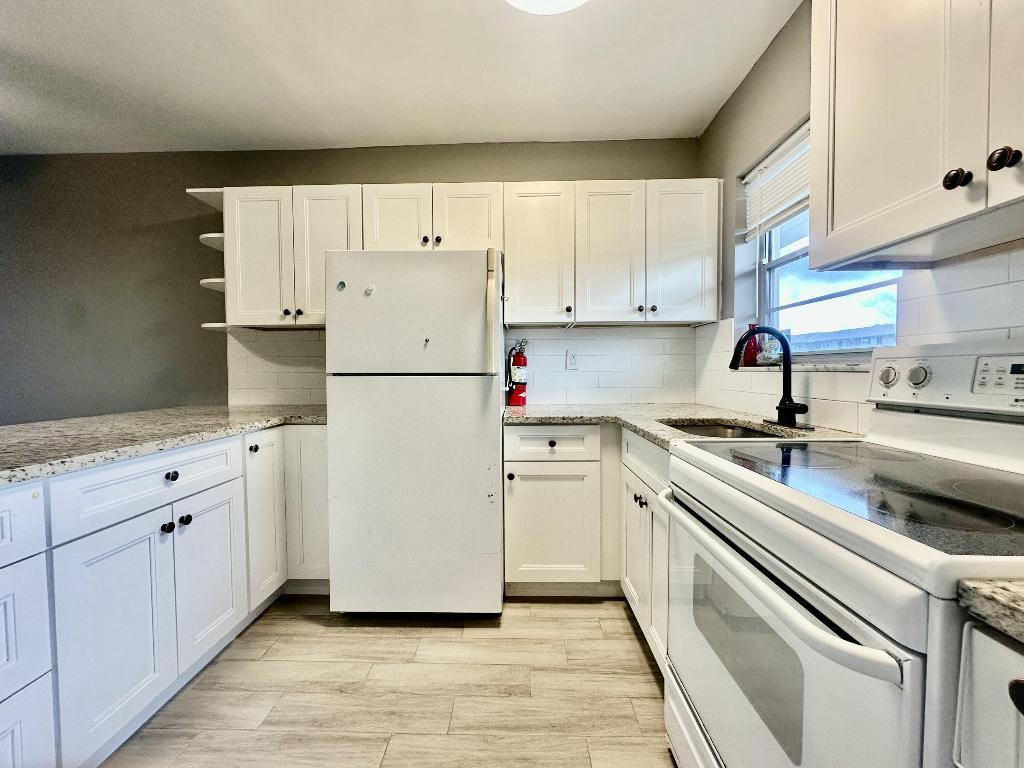 View photos, virtual tours, details... 1113 Lake Terrace