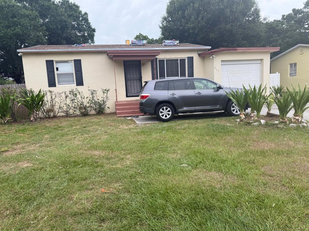 Photo of 803 Texas Court, Fort Pierce, FL 34950 (MLS # R11096822)
