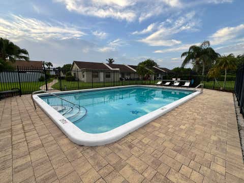 Tiny photo for 10295 Boca Bend W #L4, Boca Raton, FL 33428 (MLS # B26054317)