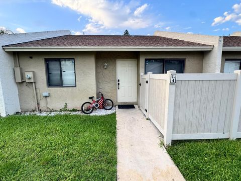 Tiny photo for 10295 Boca Bend W #L4, Boca Raton, FL 33428 (MLS # B26054317)