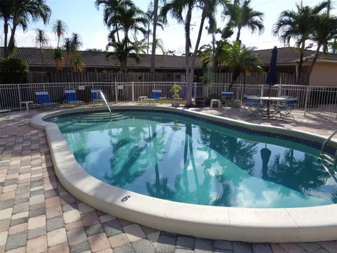 736 NE 13th Ct Unit 19, Fort Lauderdale, FL MLS: F10500824