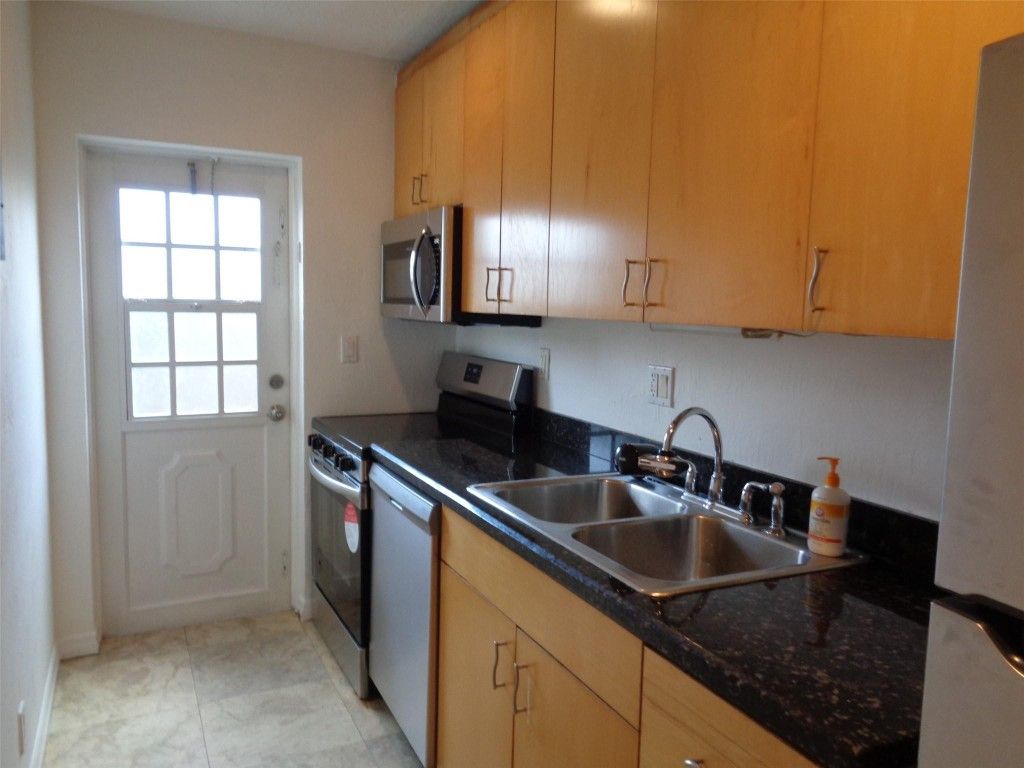 Photo of 736 NE 13th Court #19, Fort Lauderdale, FL 33304 (MLS # F10500824)