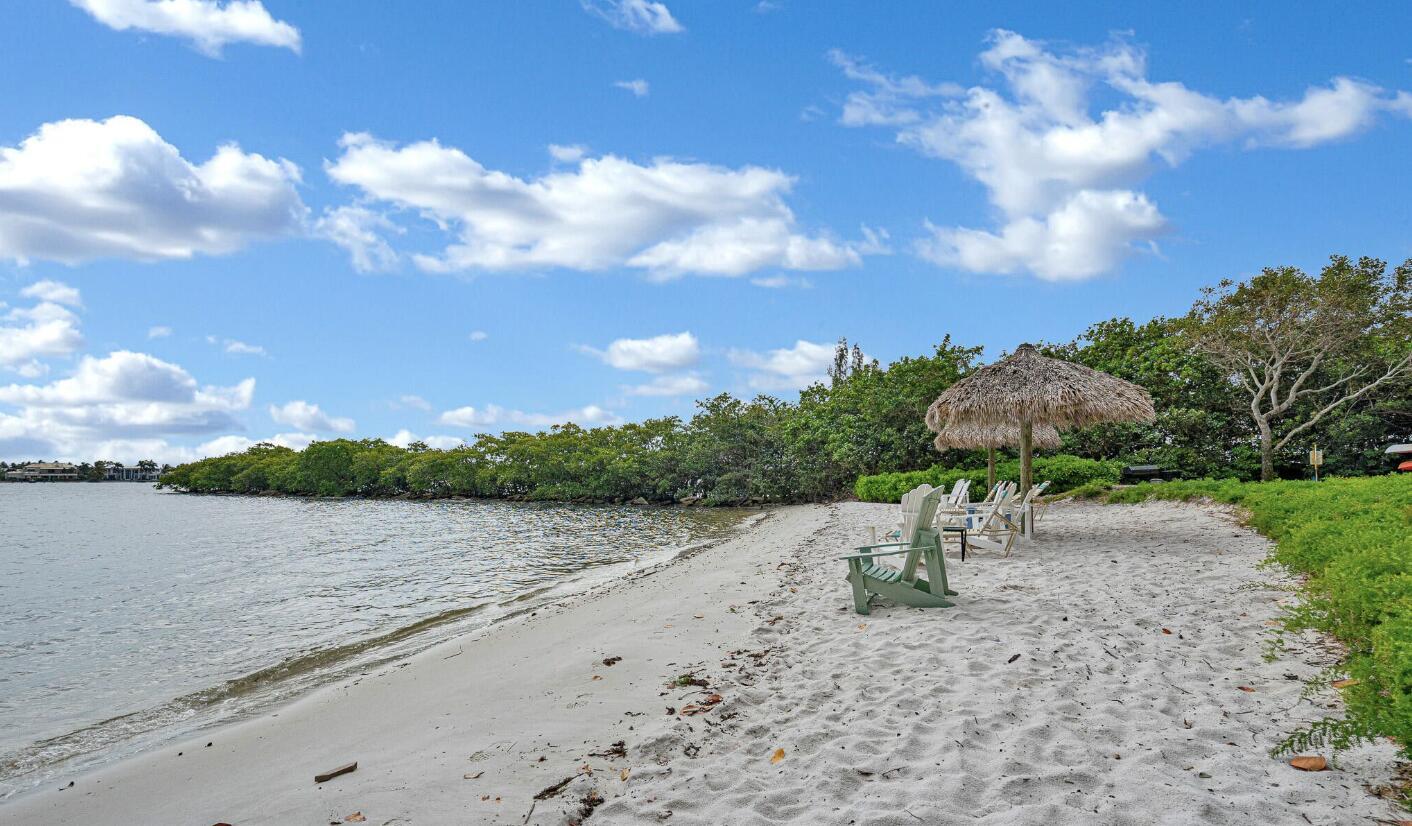 View photos, virtual tours, details... 200 Scotia Drive 305