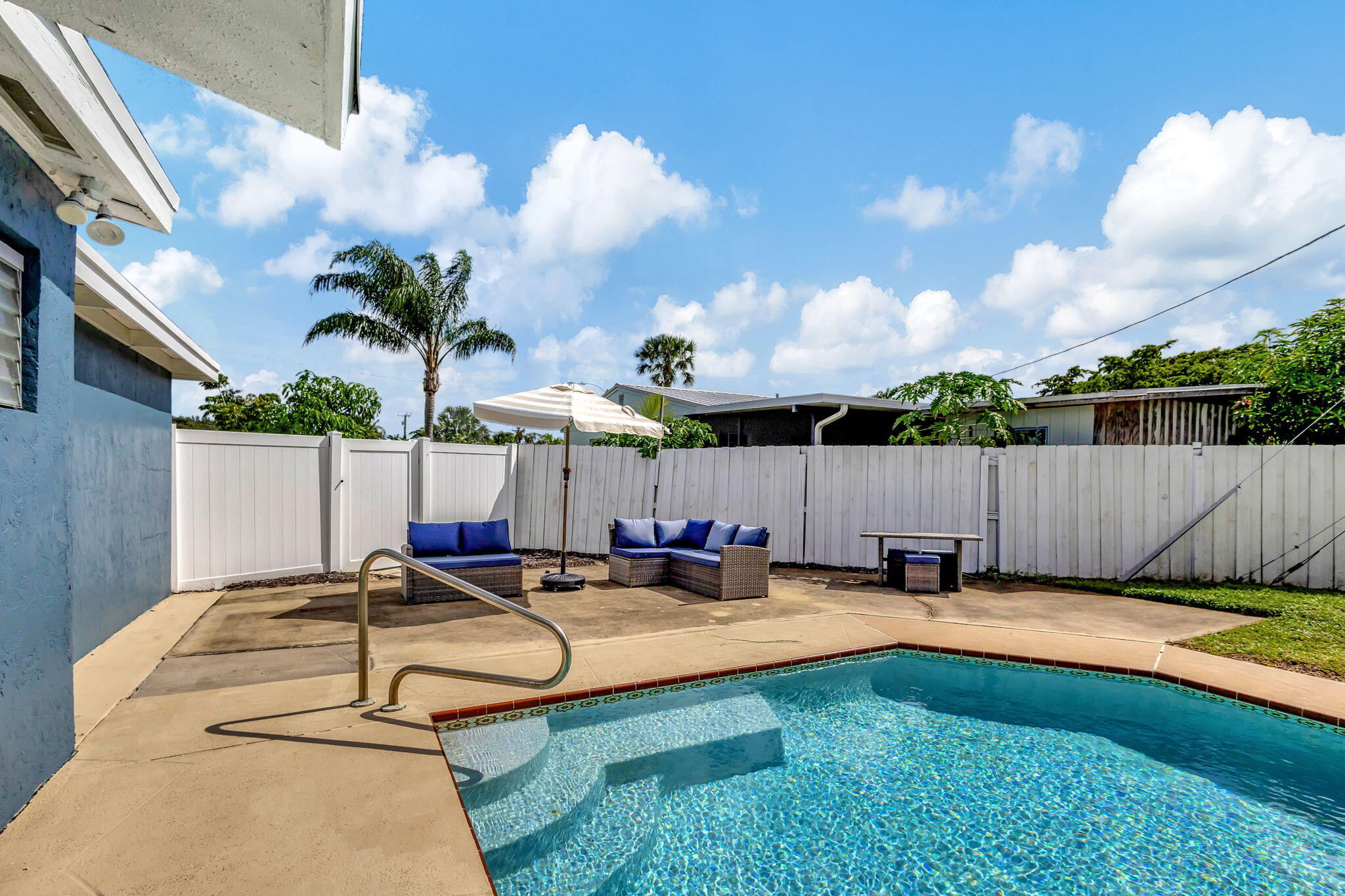 PALM BEACH SQUARE UNIT 2 - Residential