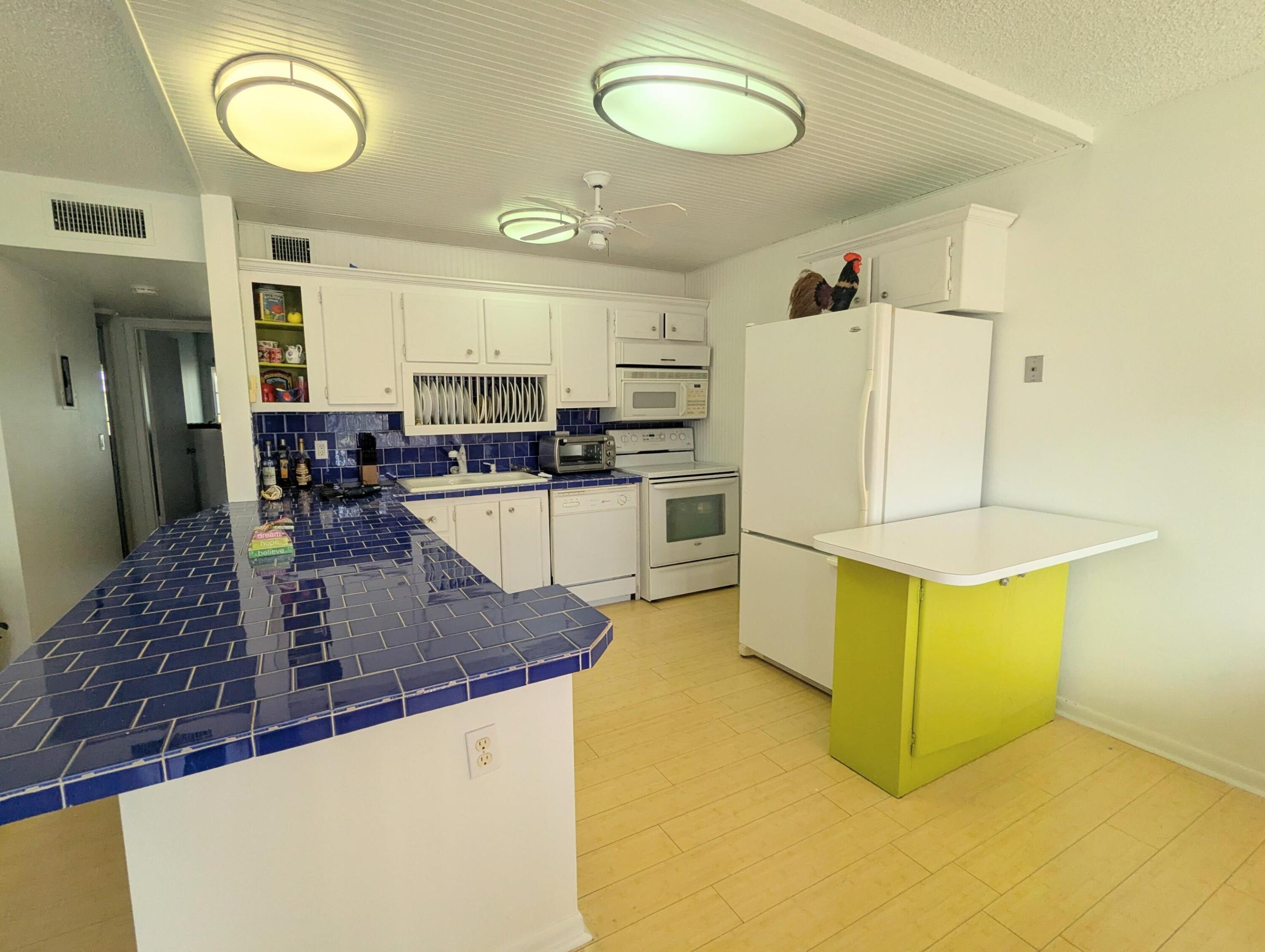 WELLINGTON CONDOS - Residential