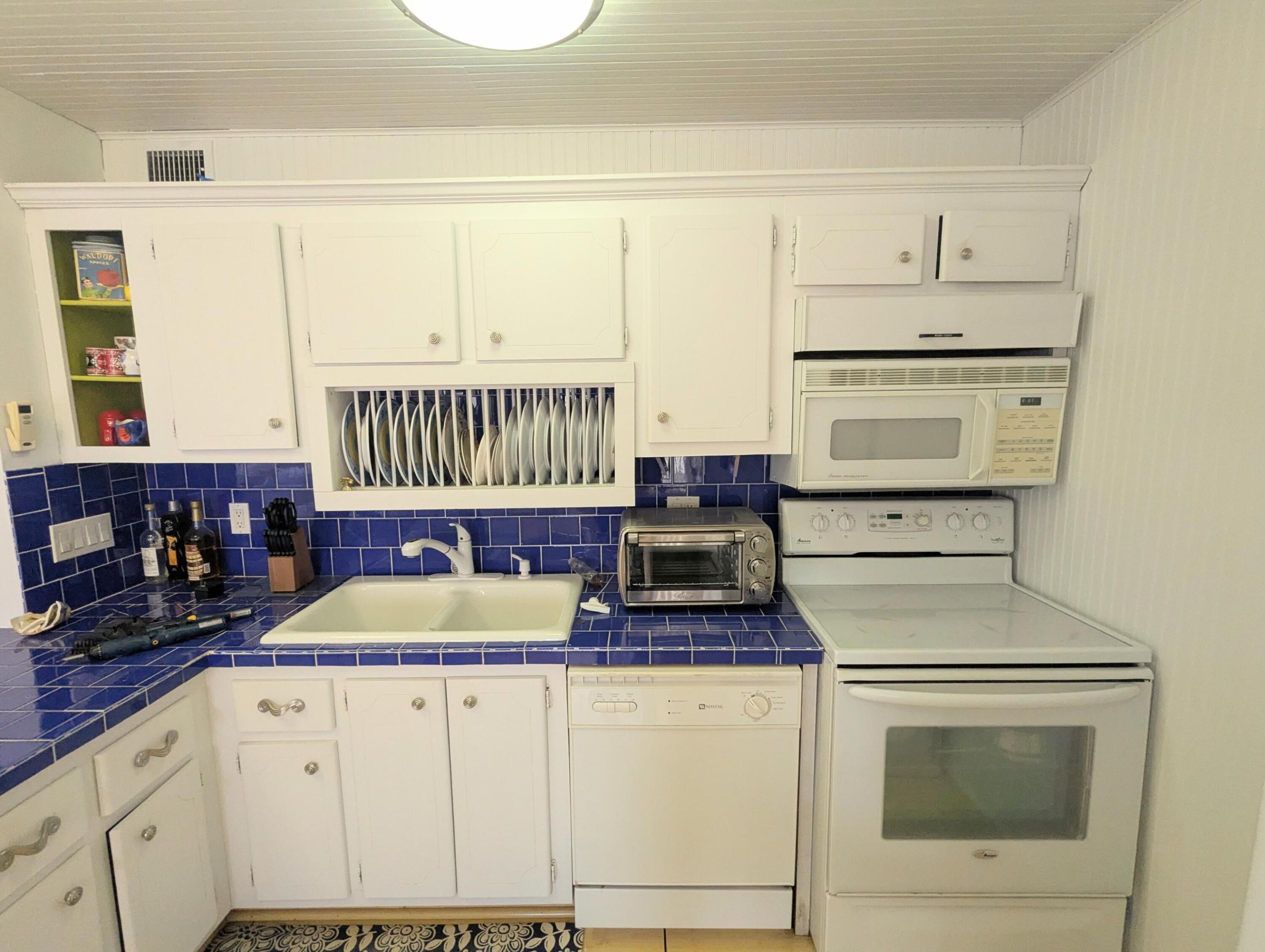 WELLINGTON CONDOS - Residential