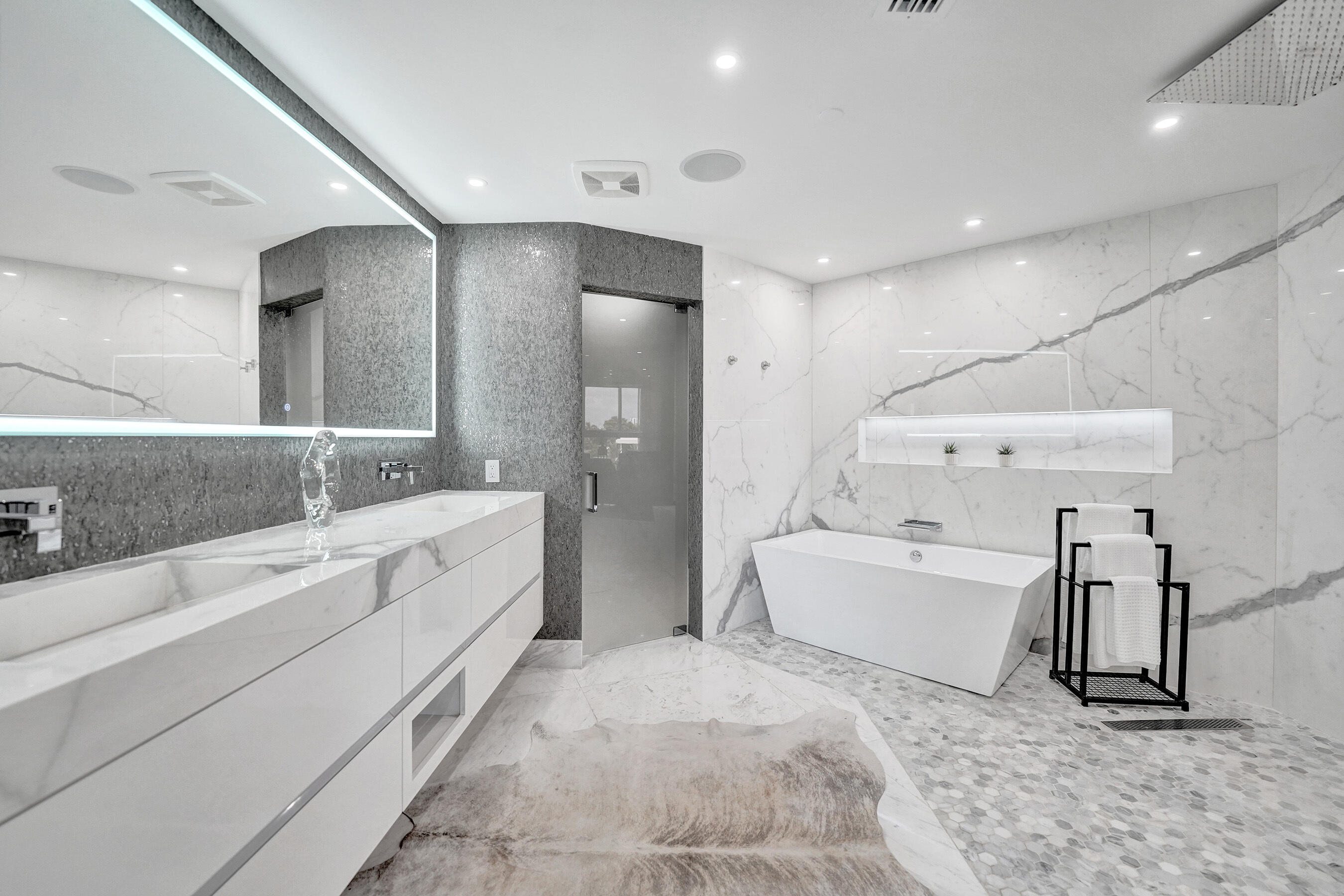 LA CASCADE CONDO - Residential