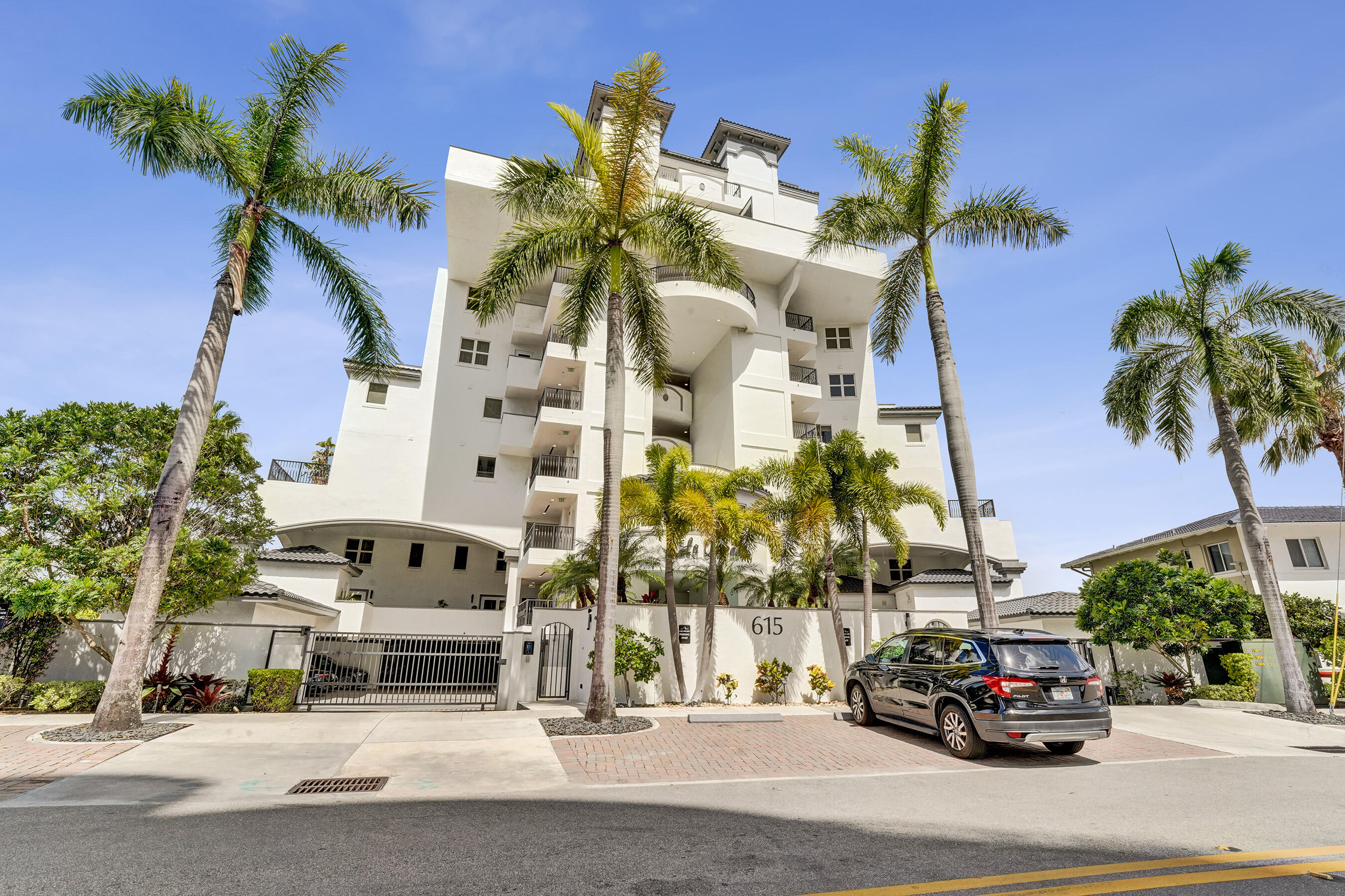 LA CASCADE CONDO - Residential