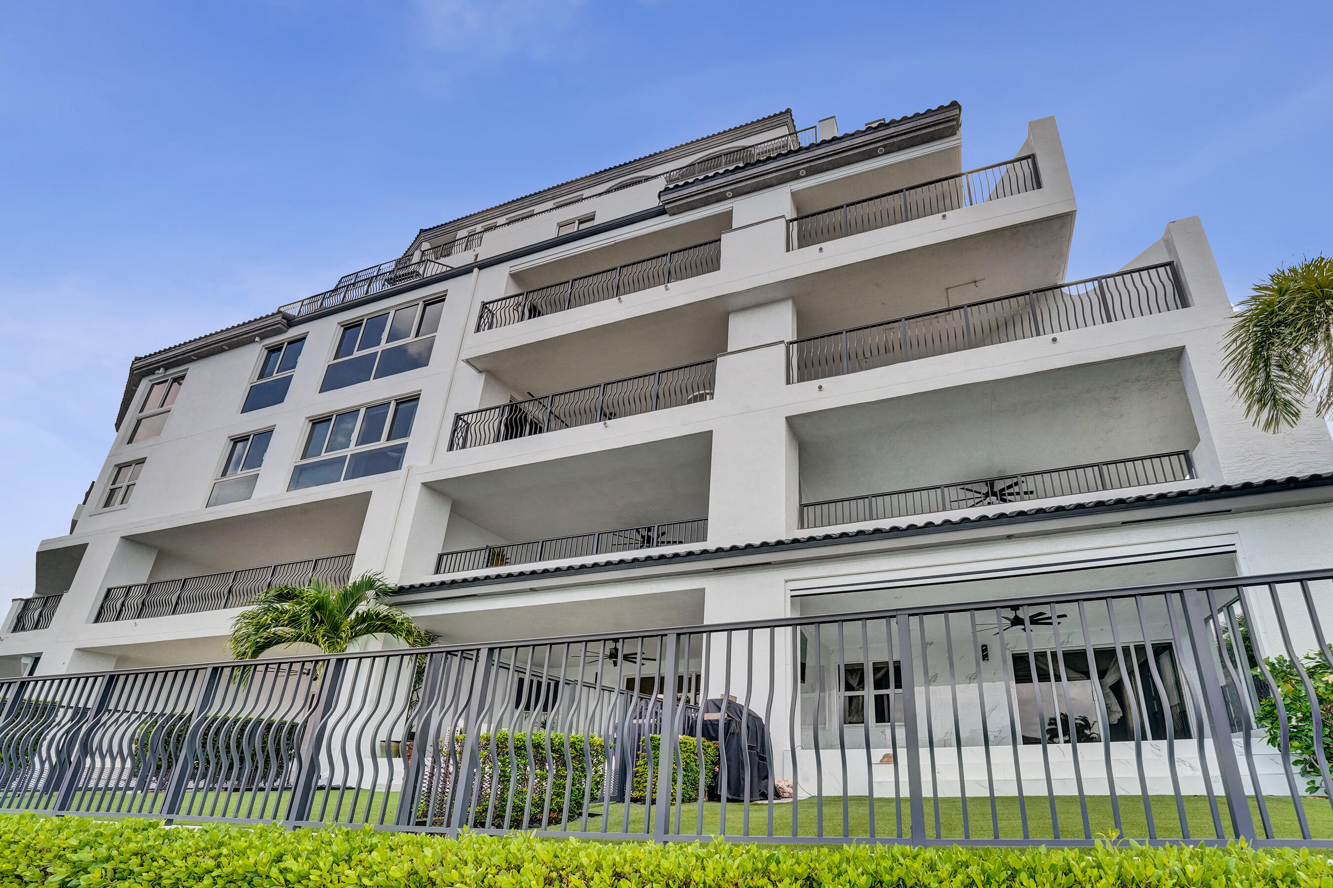 615 Bayshore Drive 402