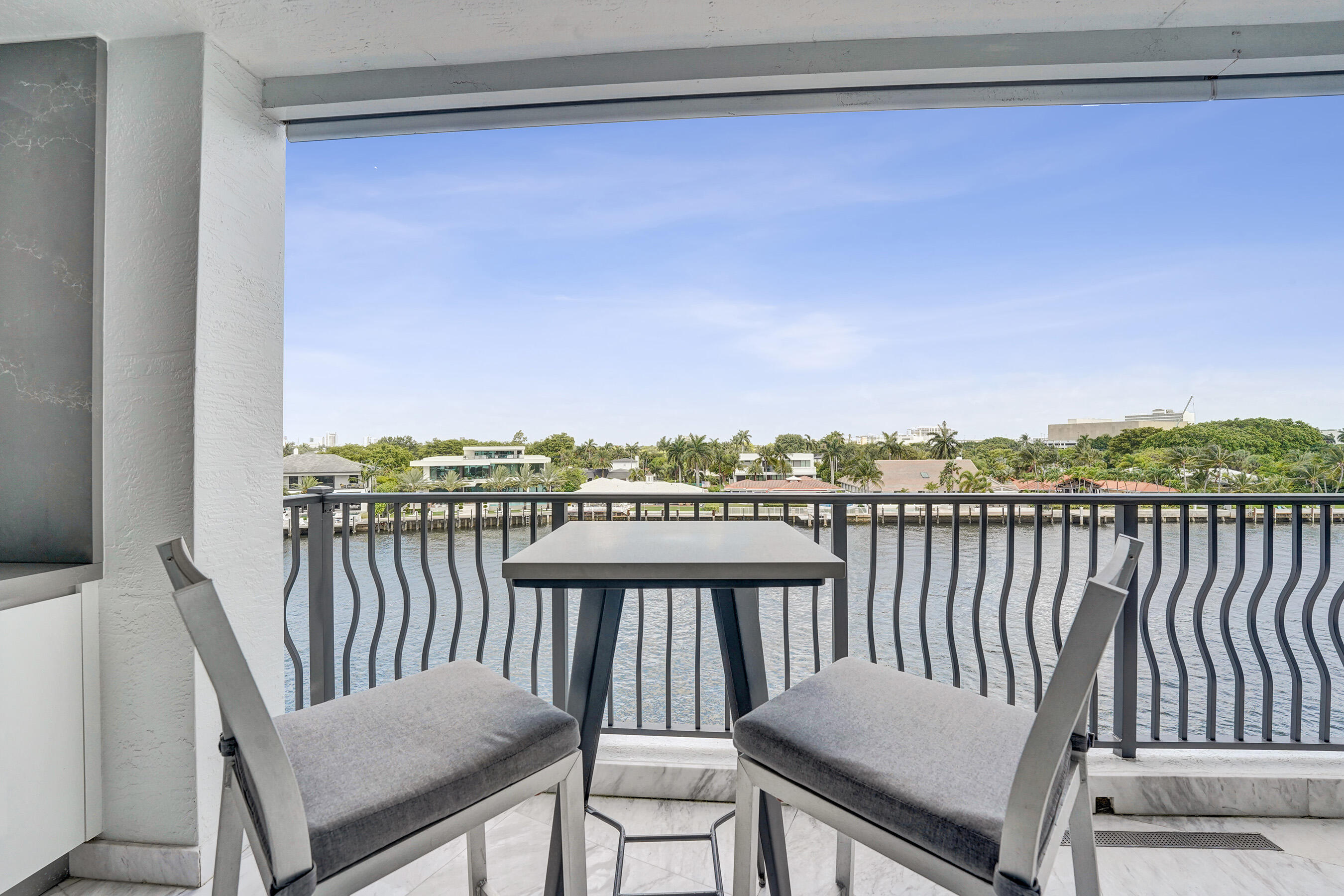 LA CASCADE CONDO - Residential