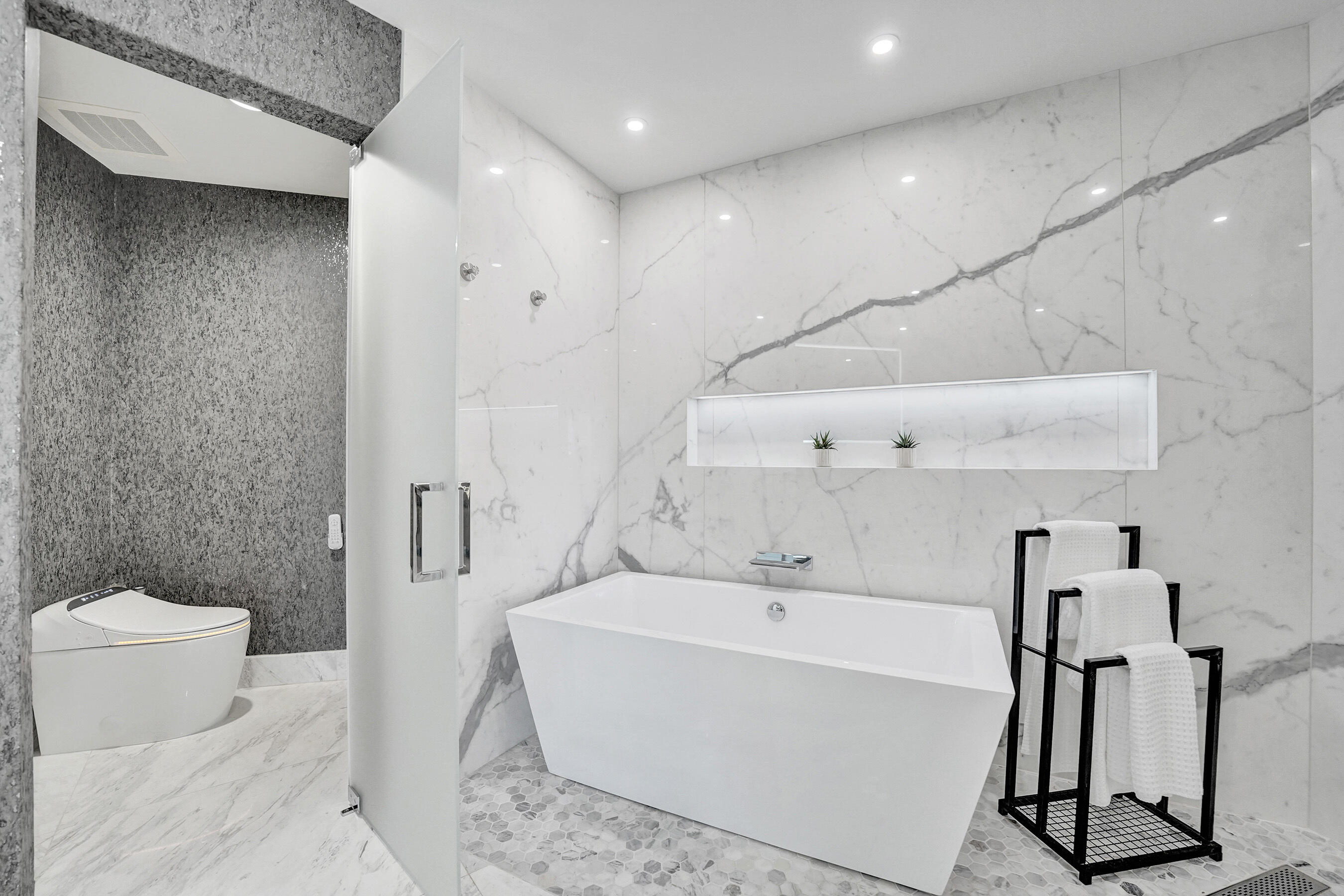 LA CASCADE CONDO - Residential