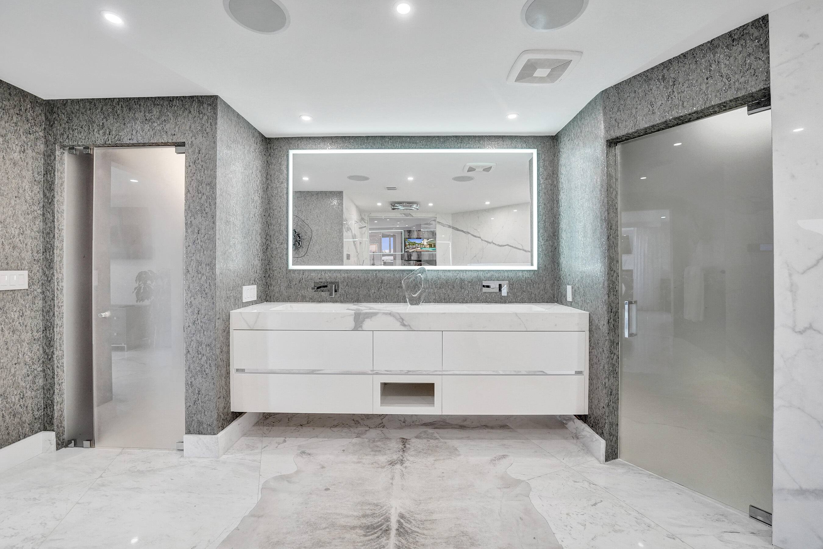 LA CASCADE CONDO - Residential