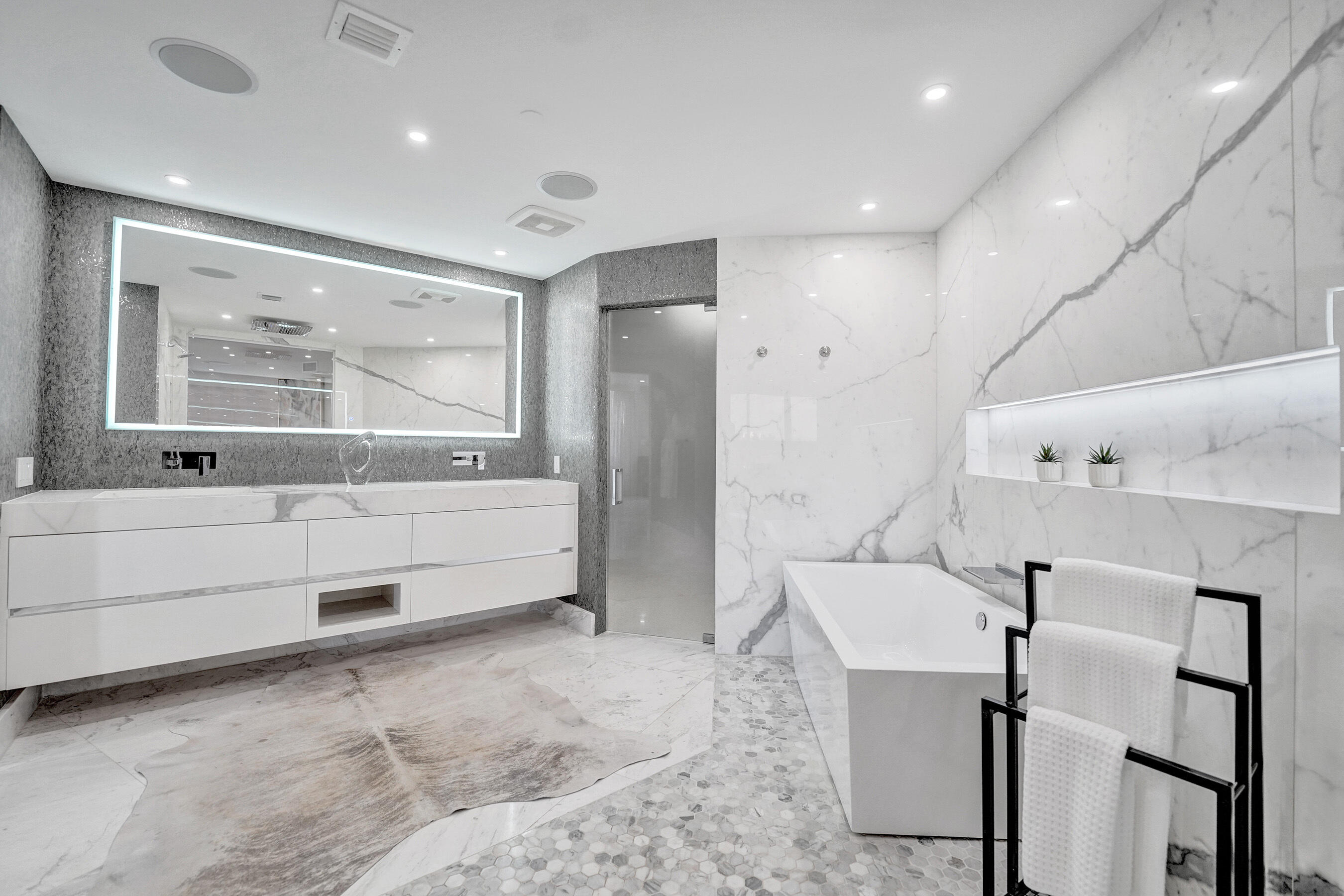 LA CASCADE CONDO - Residential