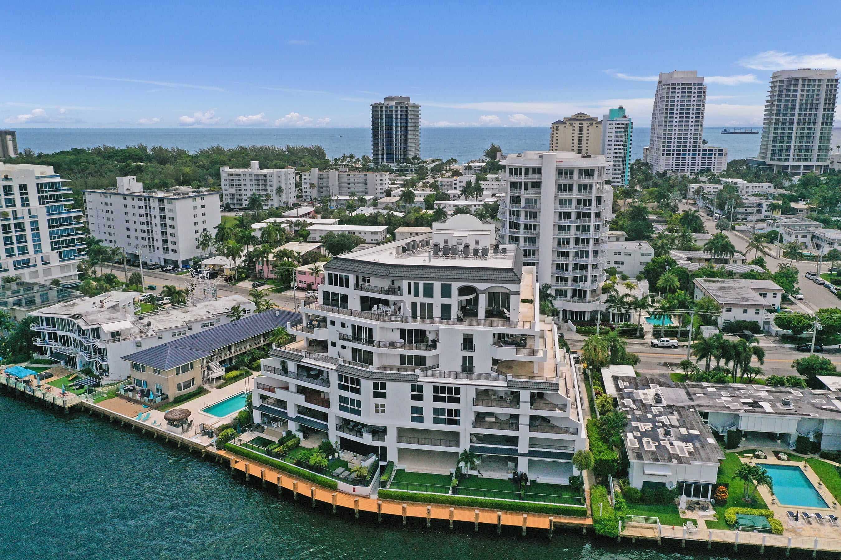 615 Bayshore Drive 402