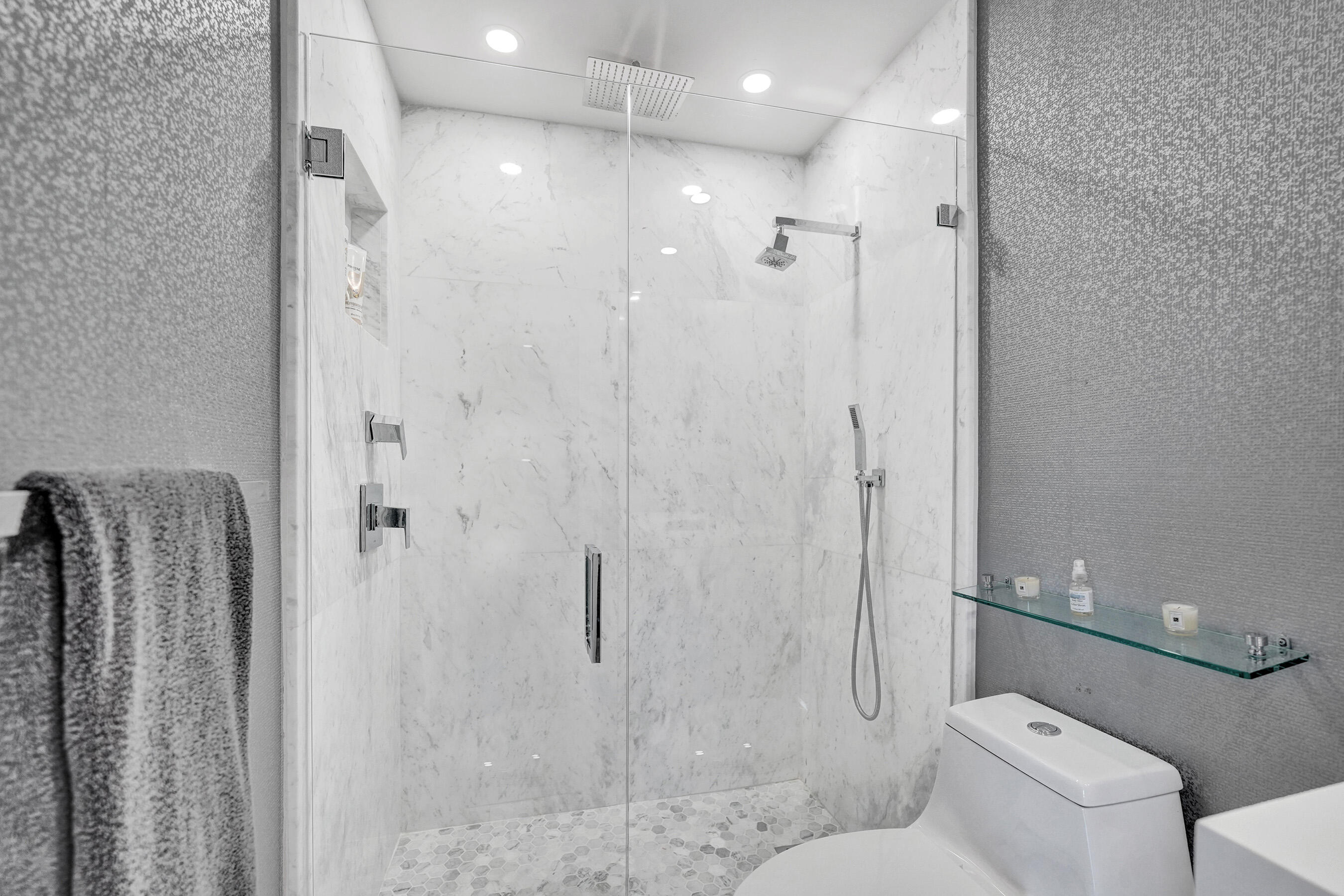 LA CASCADE CONDO - Residential