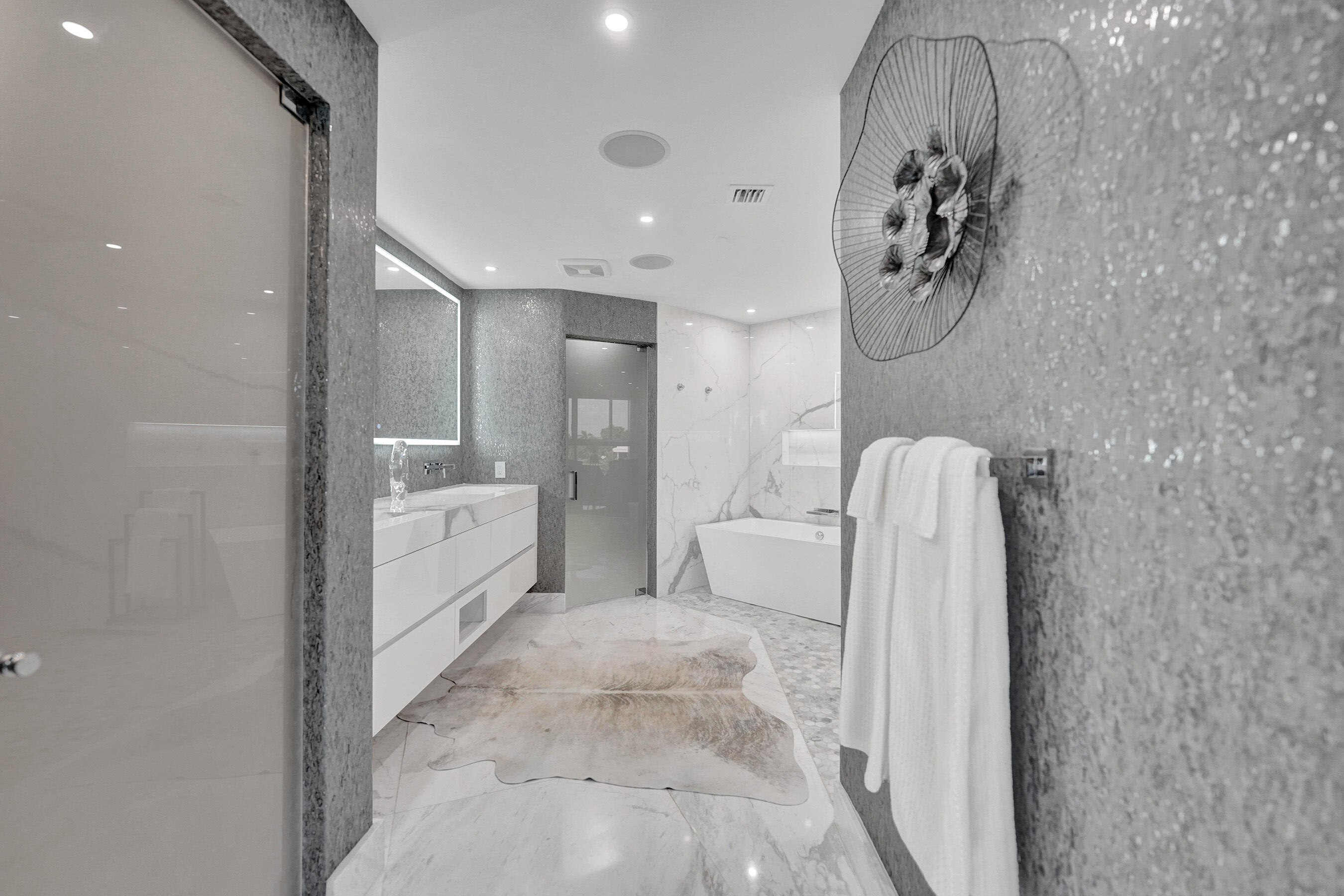 LA CASCADE CONDO - Residential