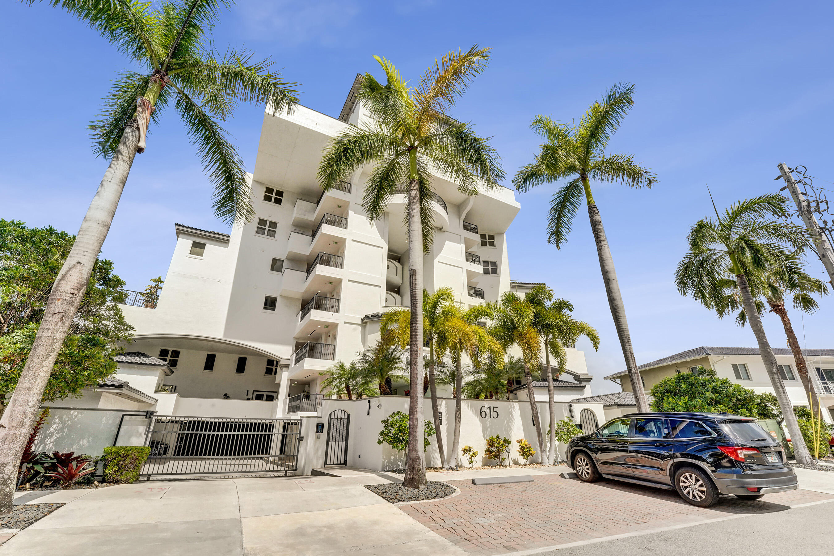LA CASCADE CONDO - Residential