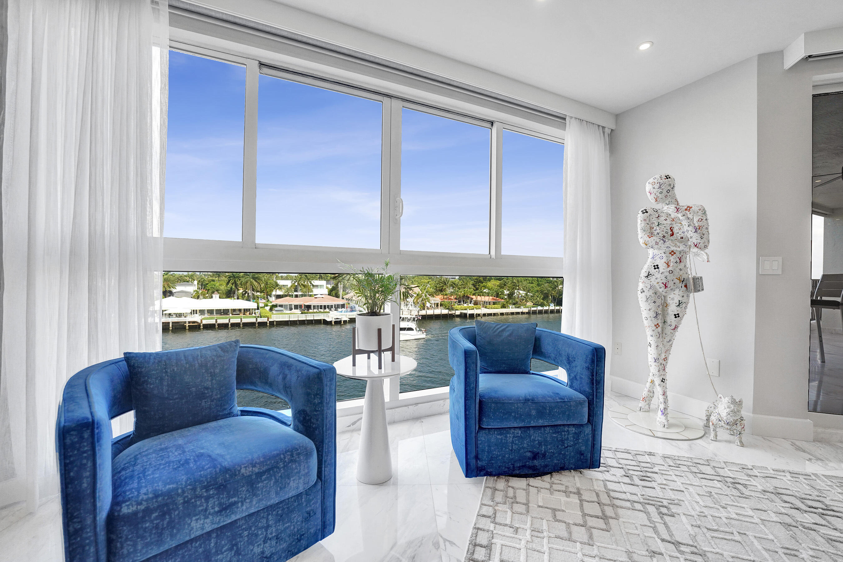 LA CASCADE CONDO - Residential
