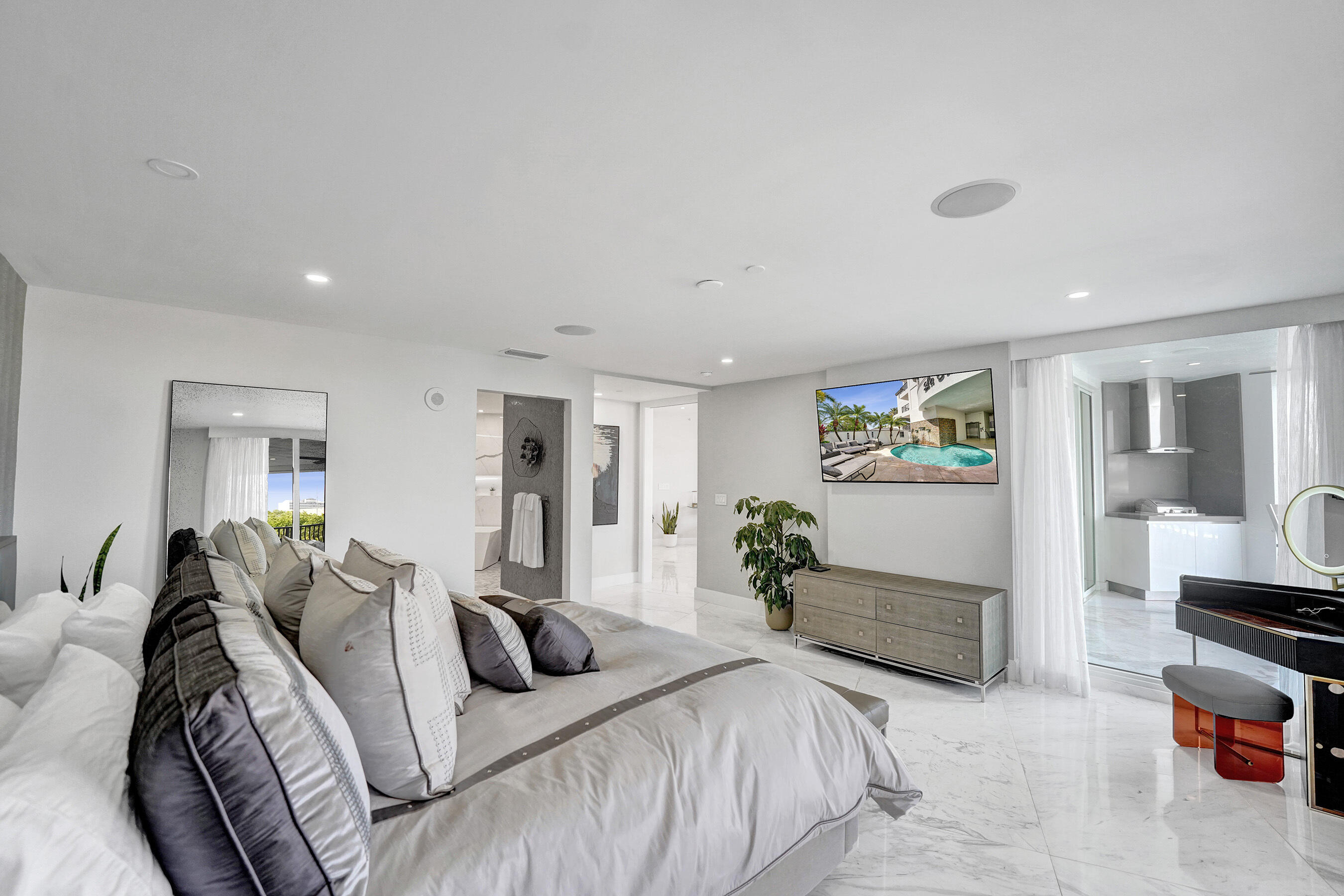 LA CASCADE CONDO - Residential