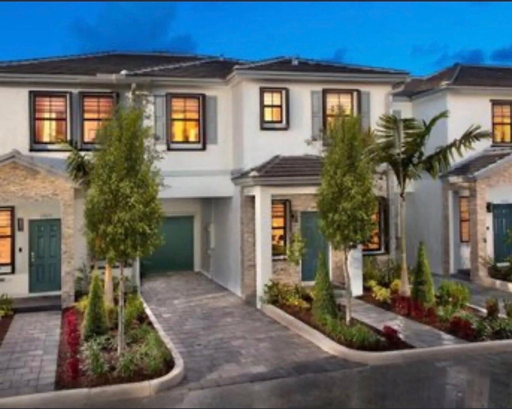 Photo of 542 SW 19th Terrace, Fort Lauderdale, FL 33312 (MLS # B26054137)