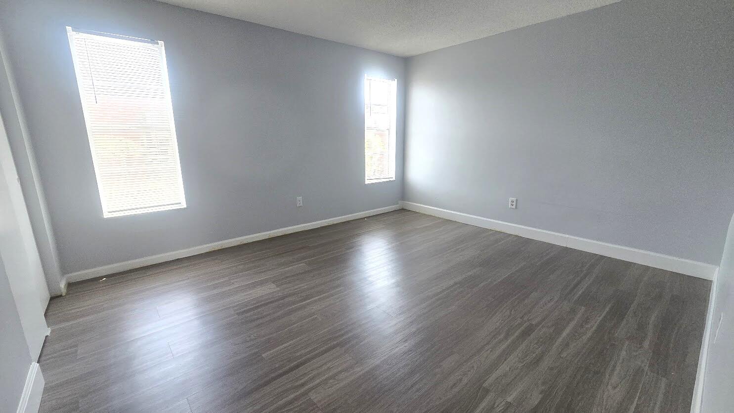 BROOKFIELD SQUARE CONDO - Residential Lease