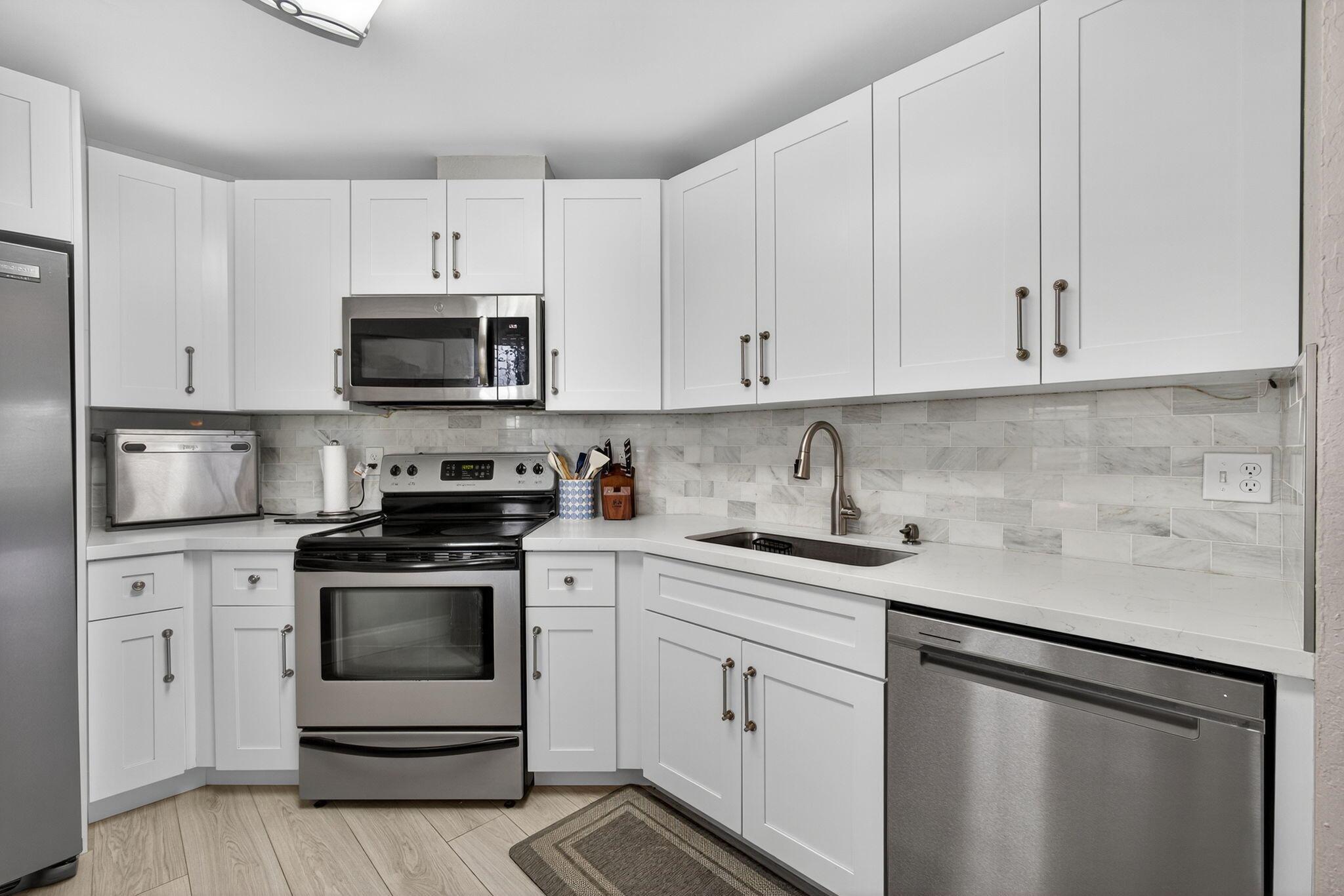 HARBOUR POINTE AT RIVER B - Residential Lease