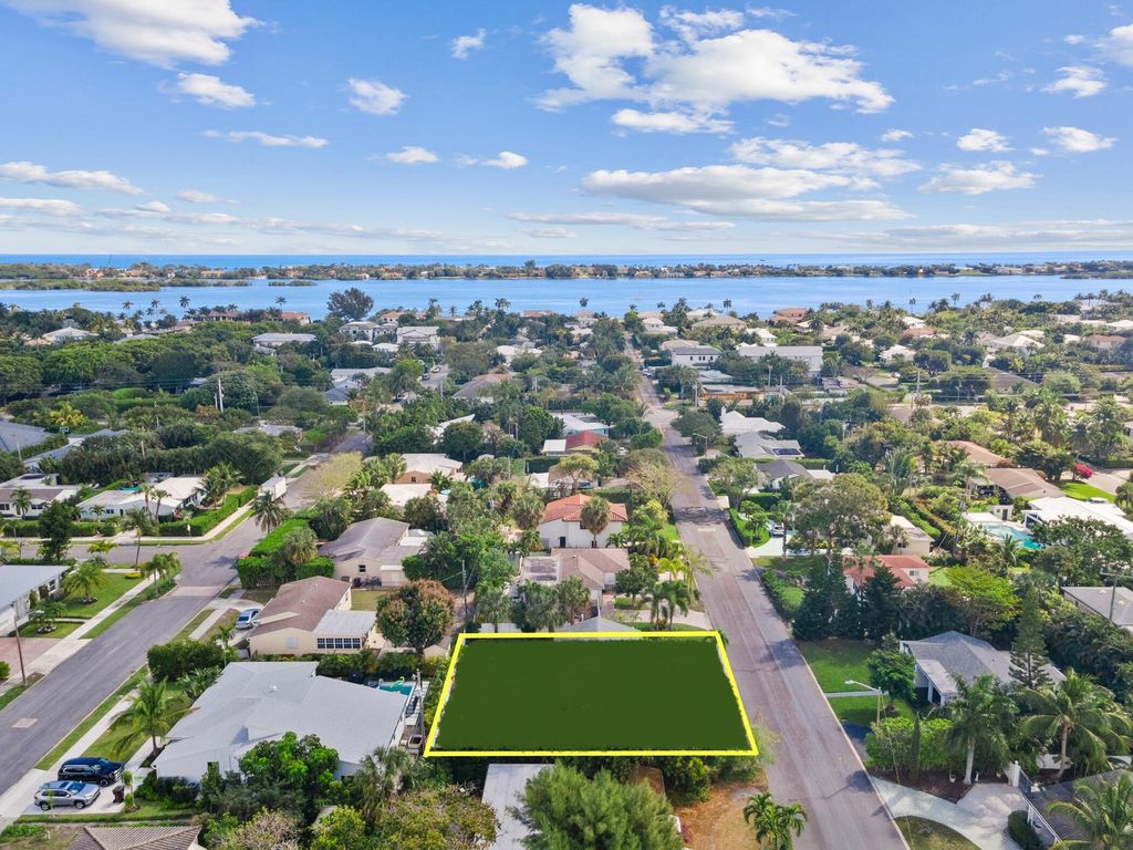 Photo of 339 Linda Lane, West Palm Beach, FL 33405 (MLS # R11136703)