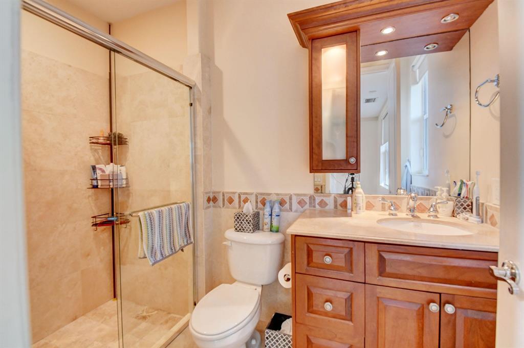 THORNHILL GREEN - Residential