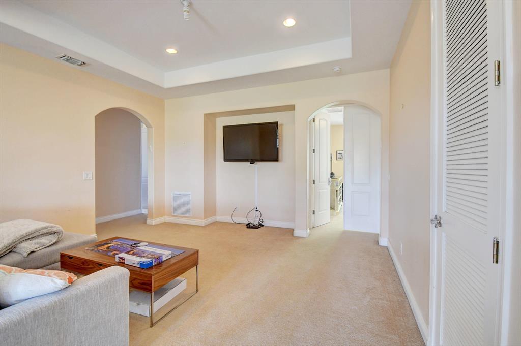 THORNHILL GREEN - Residential