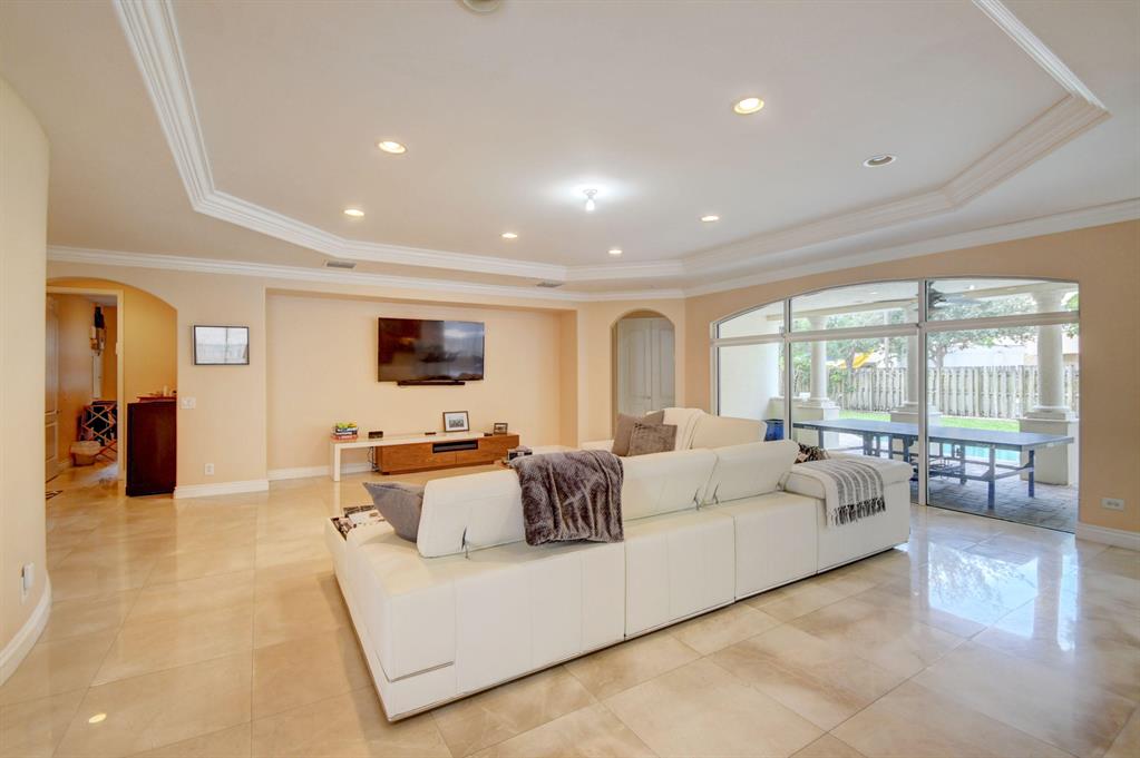 THORNHILL GREEN - Residential