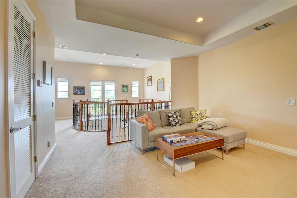 THORNHILL GREEN - Residential