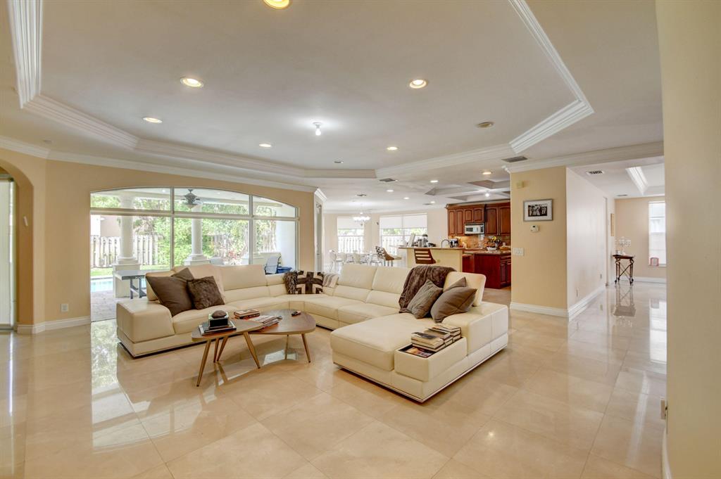 THORNHILL GREEN - Residential