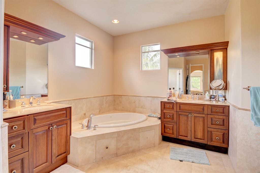 THORNHILL GREEN - Residential