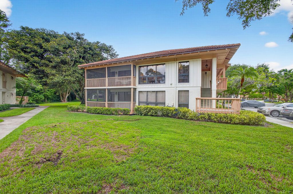 Photo of 134 Brackenwood Road, Palm Beach Gardens, FL 33418 (MLS # R11121790)