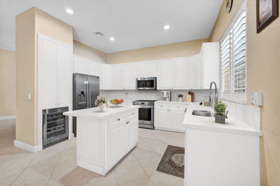 VILLAS OF IRONHORSE - Residential