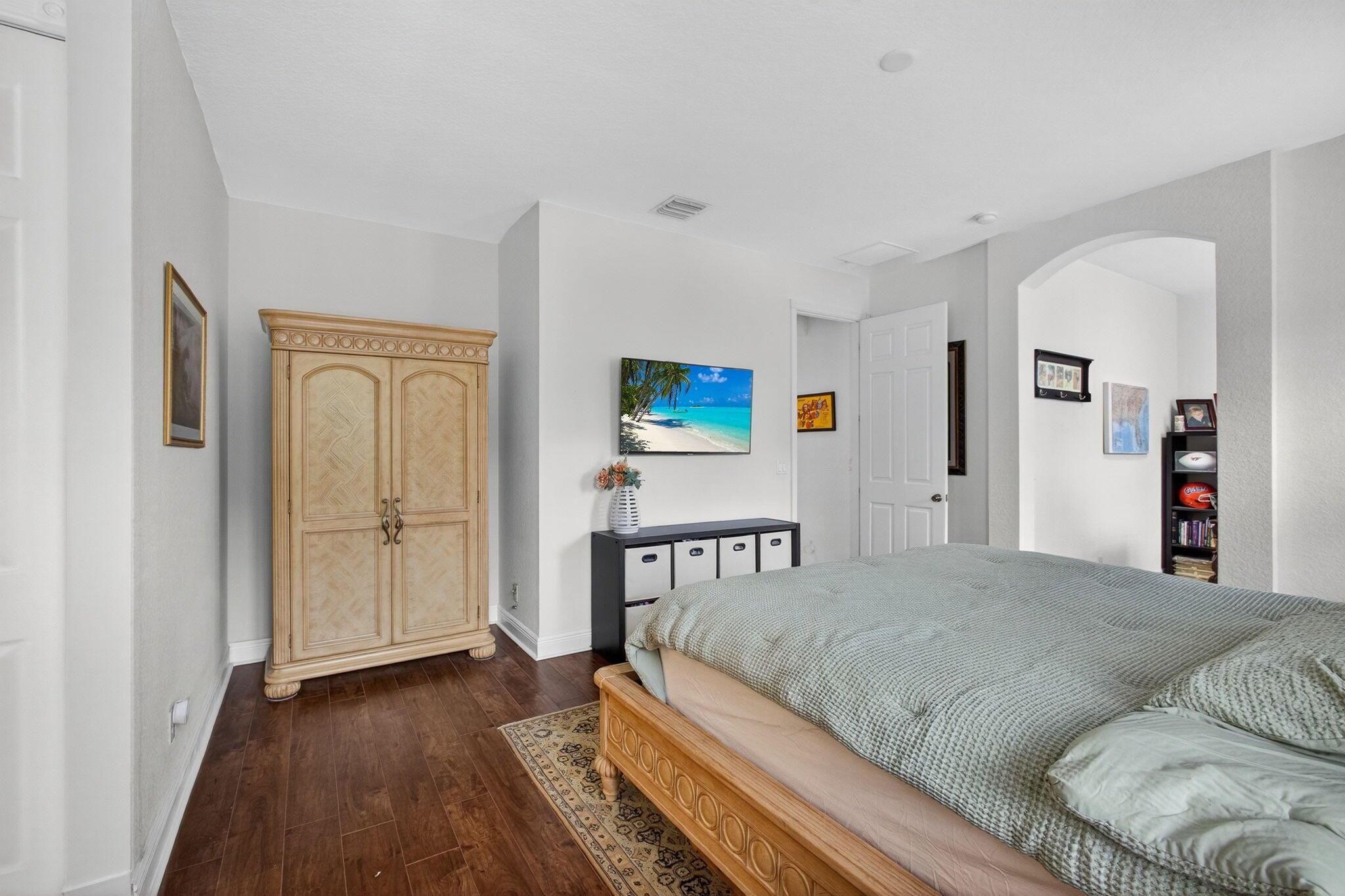 VILLAS OF IRONHORSE - Residential