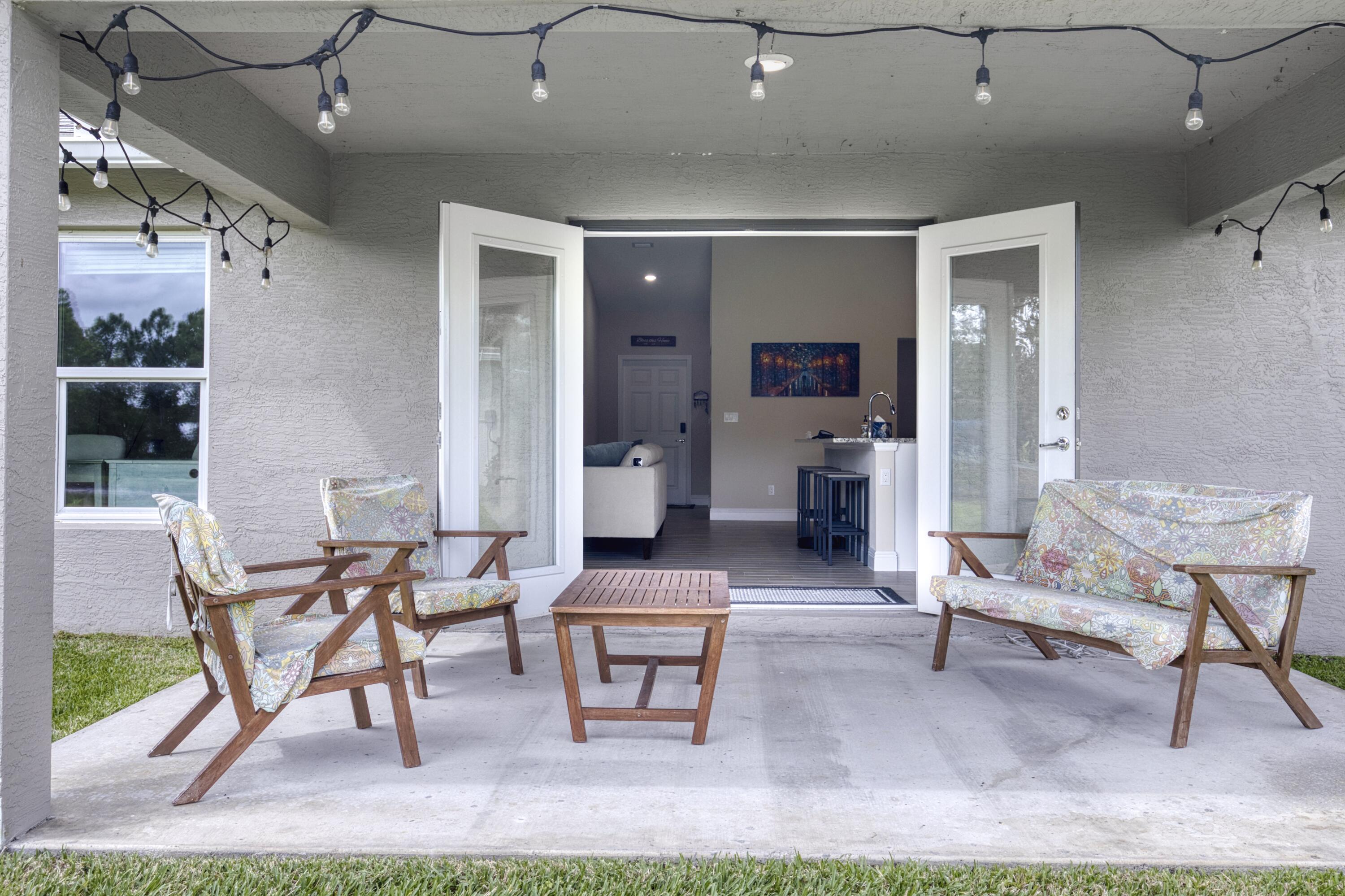 SAWGRASS LAKES PHASE 3A - Residential Lease