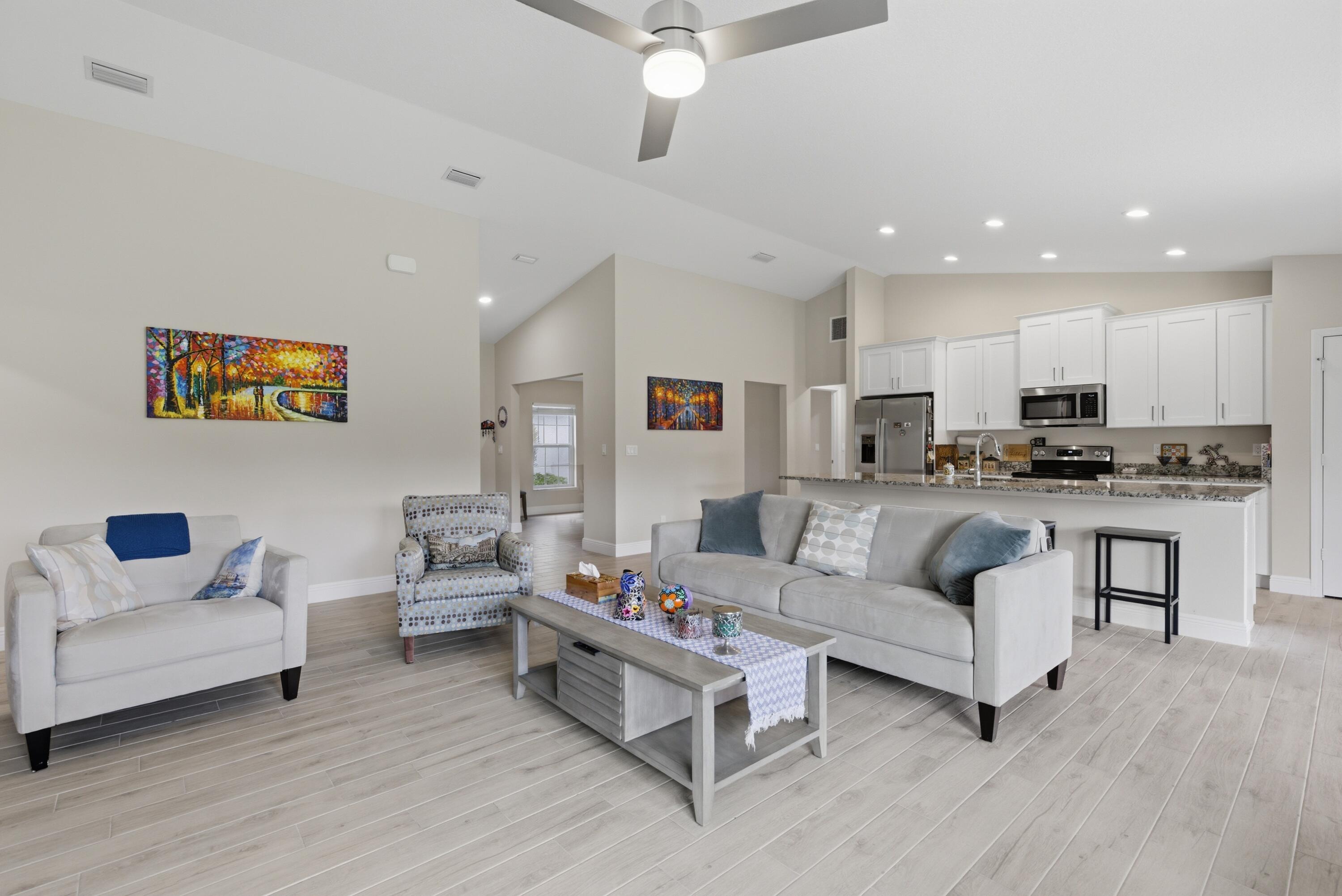 SAWGRASS LAKES PHASE 3A - Residential Lease