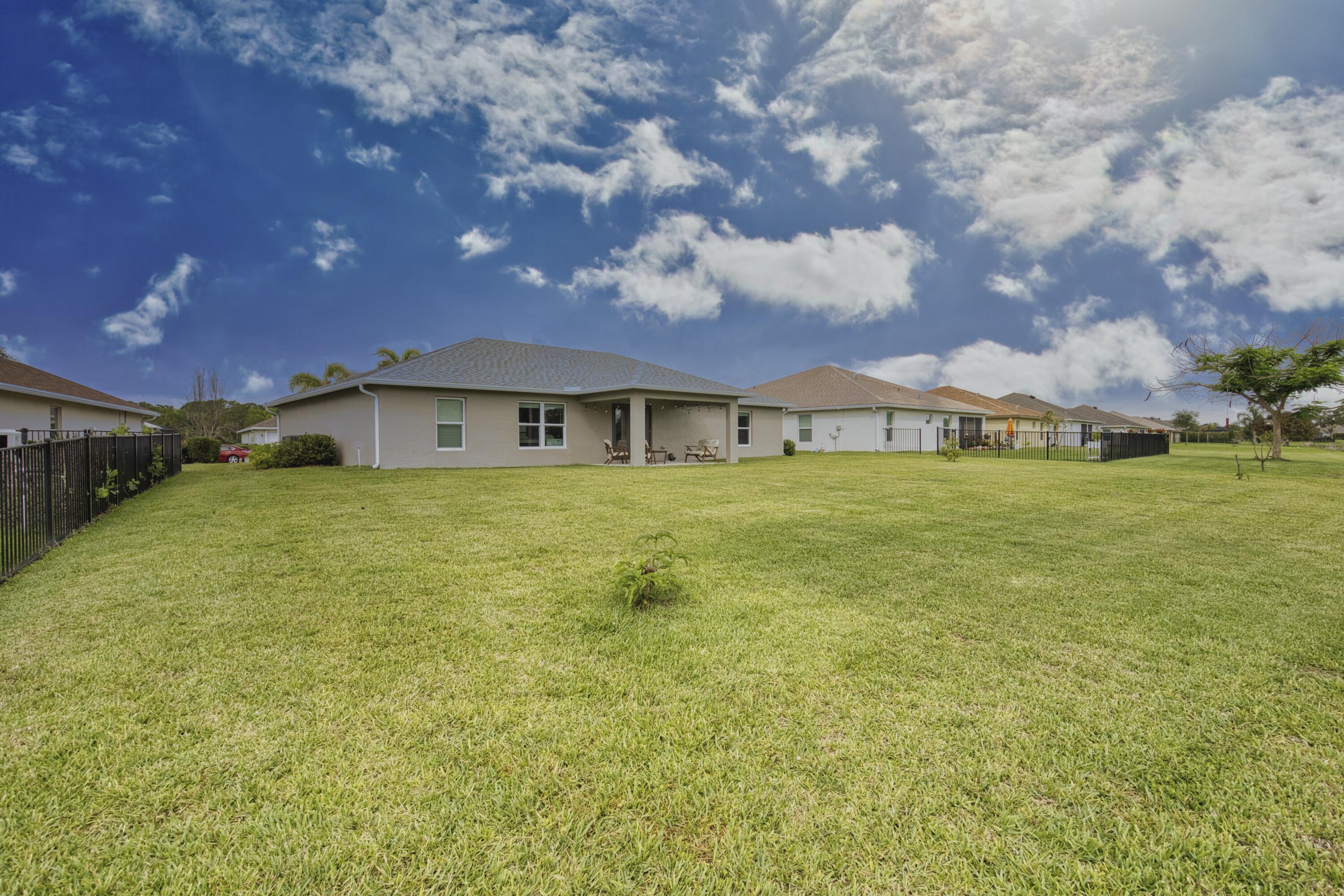 SAWGRASS LAKES PHASE 3A - Residential Lease