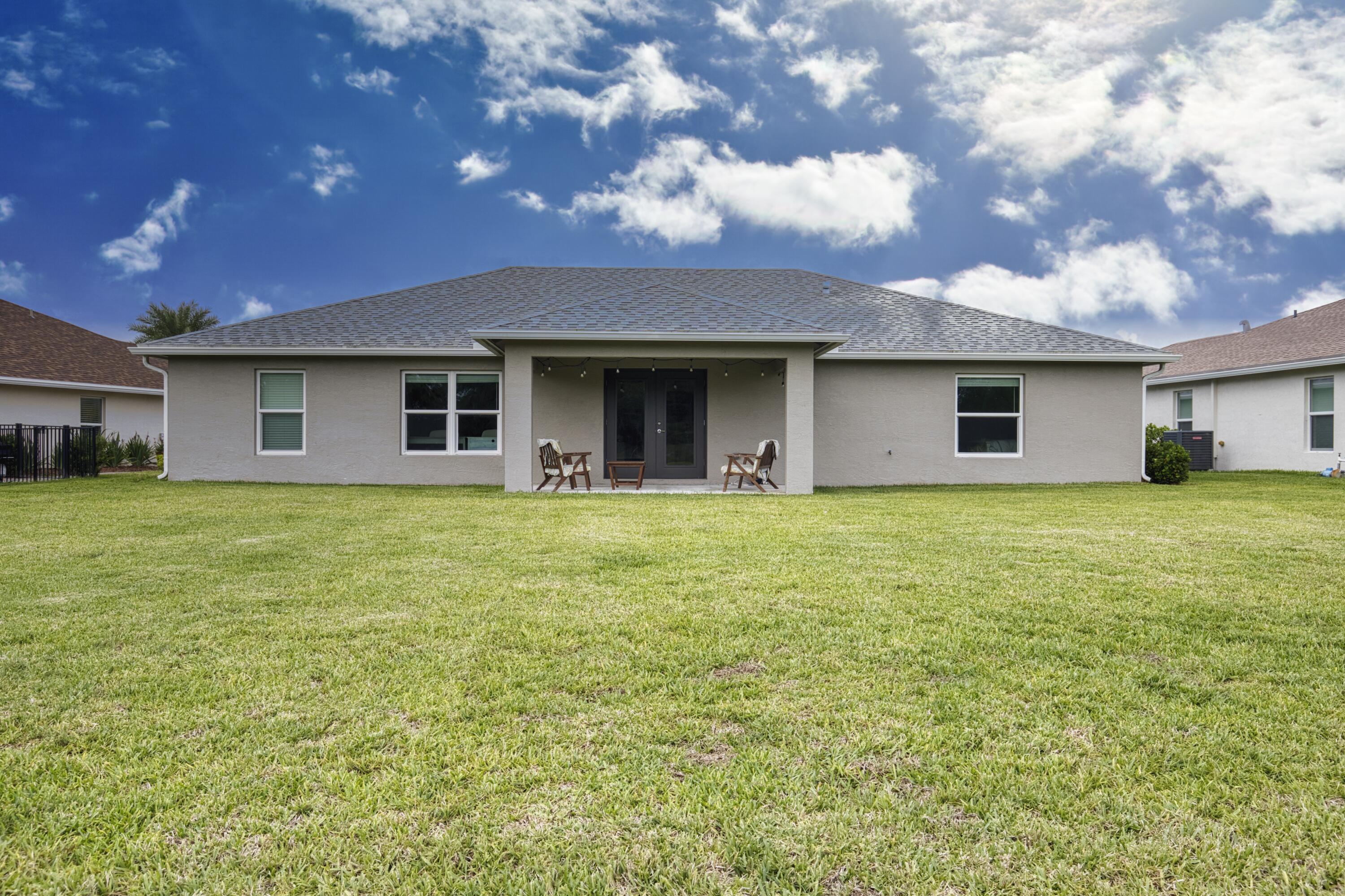 SAWGRASS LAKES PHASE 3A - Residential Lease