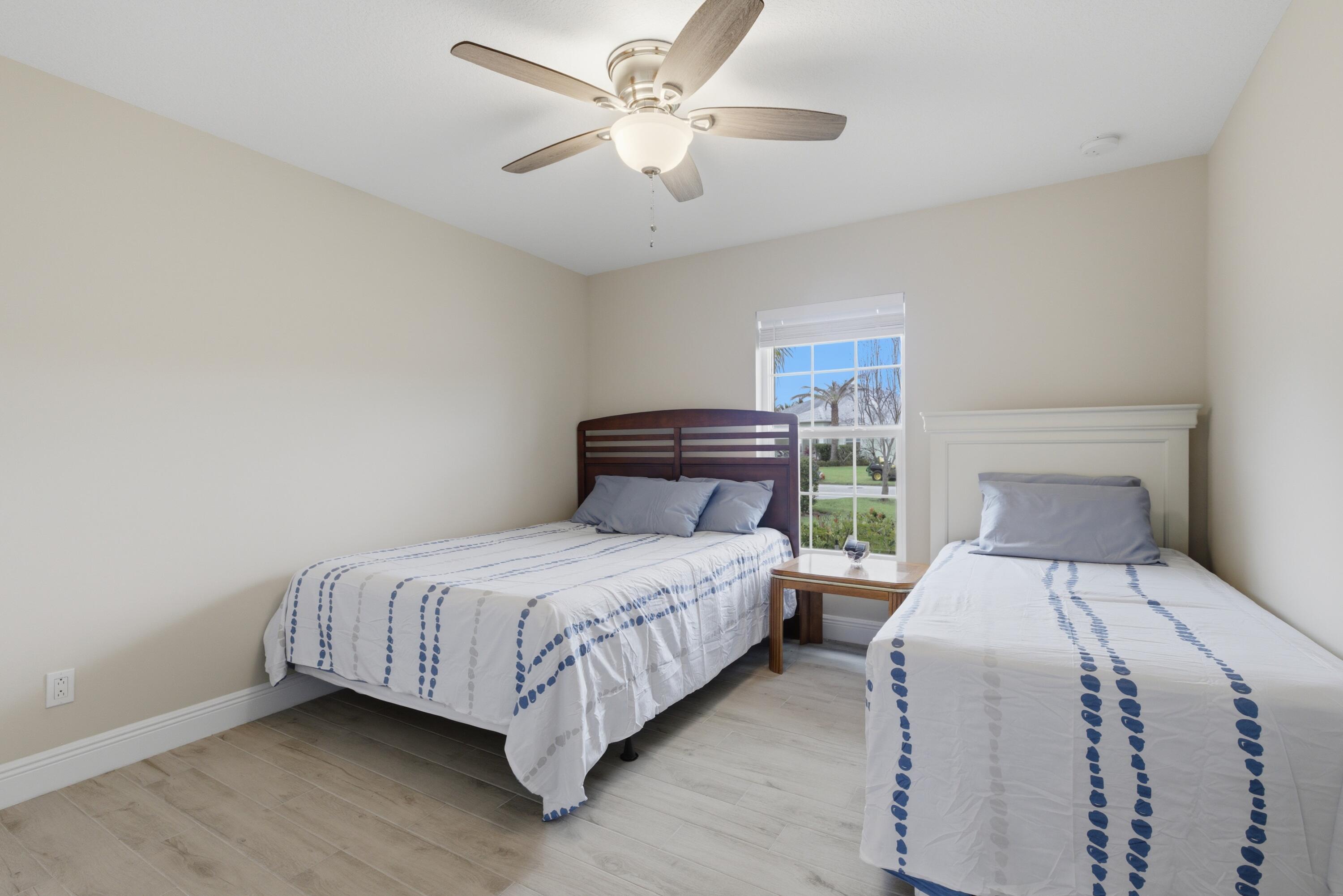 SAWGRASS LAKES PHASE 3A - Residential Lease