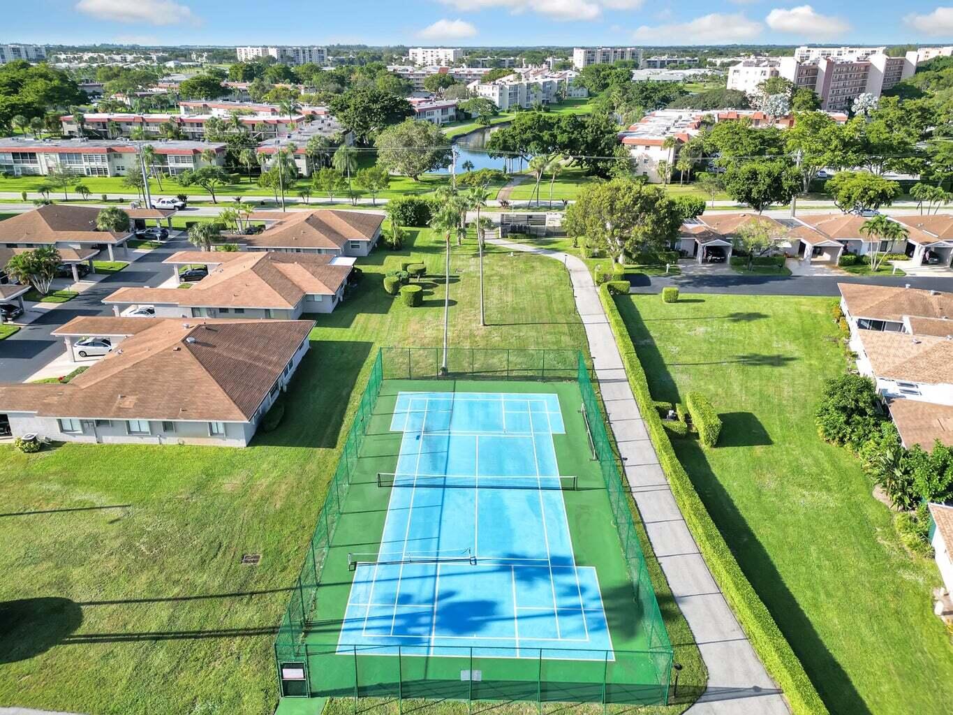 CAMELOT VILLAGE SEC 4 - Residential