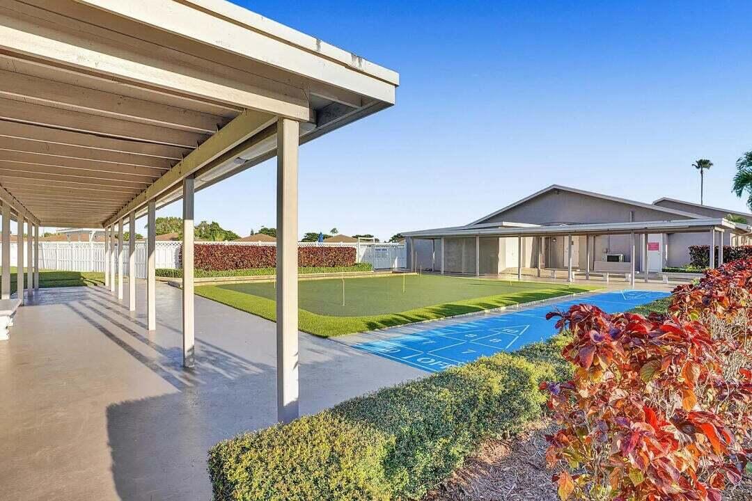 CAMELOT VILLAGE SEC 4 - Residential