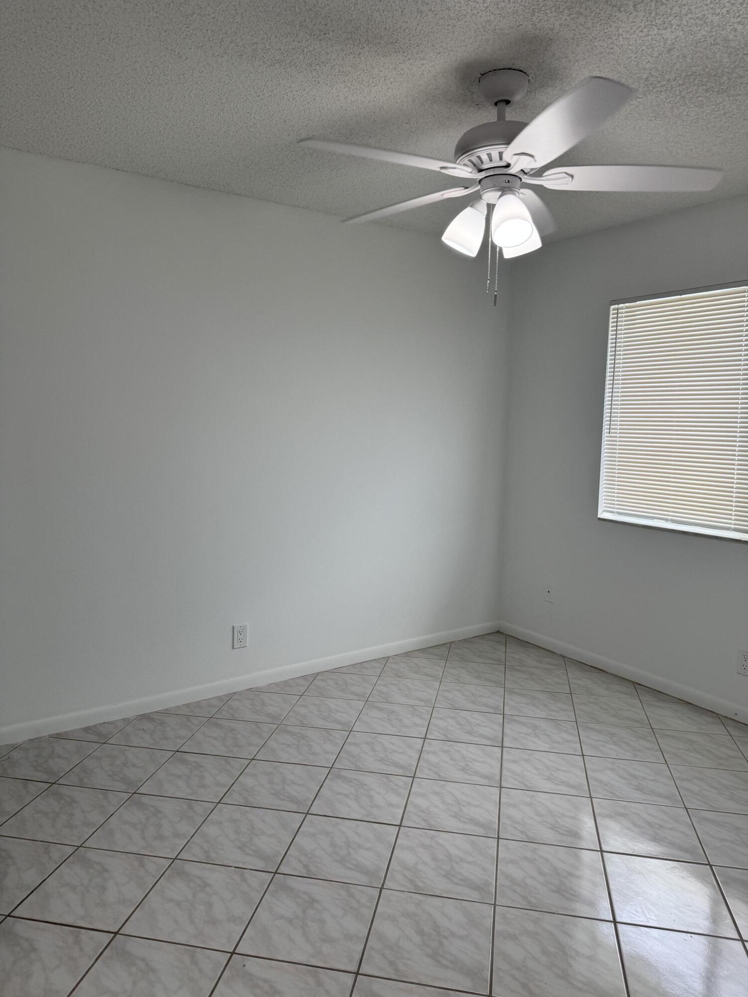 CAMELOT VILLAGE SEC 4 - Residential